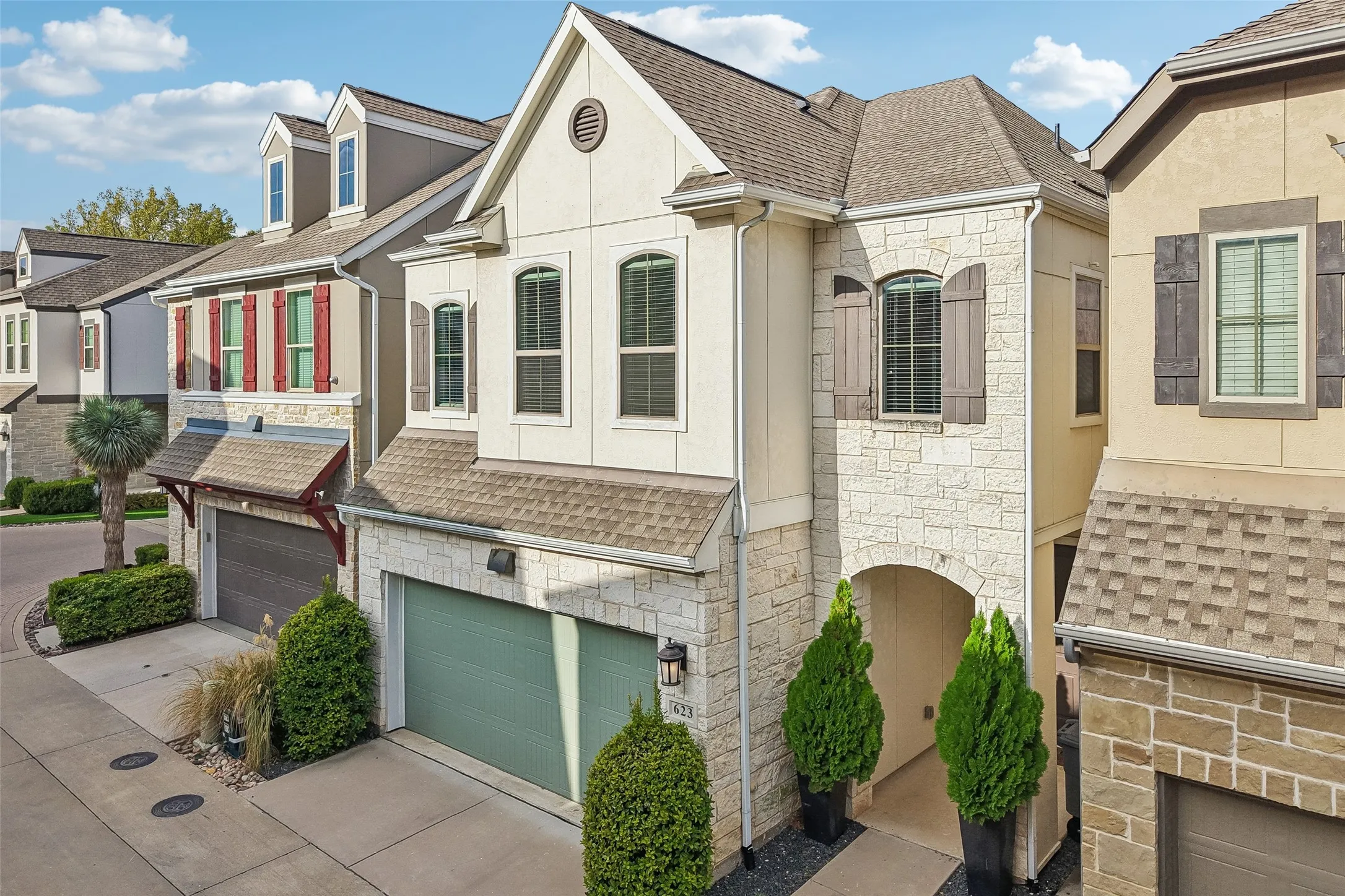 Single Family Residence For Rent in Dallas County , 623 Aspen Valley Lane, Dallas, Texas 75208, 3 Bedroom, 3 Bathroom, 2 Garage spaces, 2,489 Sqft, built in 2018, mls#21385720, Real Estate Agent in Dallas, Homes For Rent in Dallas county, Homes For Rent in Dallas, Realtor in Dallas Texas, Real Estate Brokerage Independent Realty Texas, Luminita Cordes Realtor