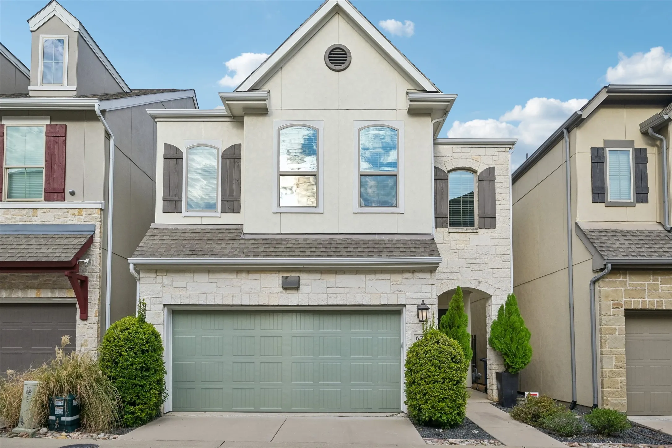 Single Family Residence For Rent in Dallas County , 623 Aspen Valley Lane, Dallas, Texas 75208, 3 Bedroom, 3 Bathroom, 2 Garage spaces, 2,489 Sqft, built in 2018, mls#21385720, Real Estate Agent in Dallas, Homes For Rent in Dallas county, Homes For Rent in Dallas, Realtor in Dallas Texas, Real Estate Brokerage Independent Realty Texas, Luminita Cordes Realtor