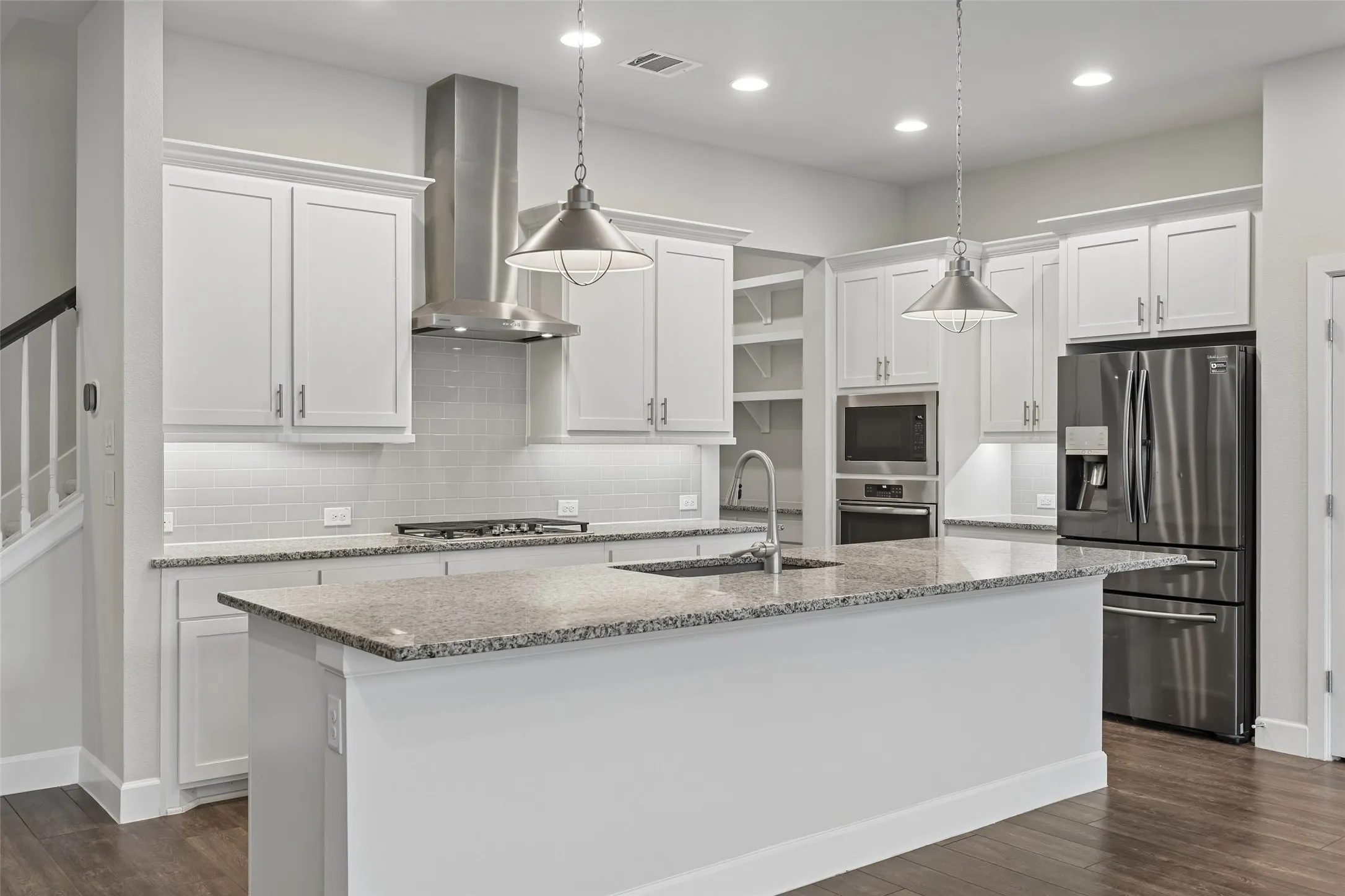 Single Family Residence For Rent in Dallas County , 623 Aspen Valley Lane, Dallas, Texas 75208, 3 Bedroom, 3 Bathroom, 2 Garage spaces, 2,489 Sqft, built in 2018, mls#21385720, Real Estate Agent in Dallas, Homes For Rent in Dallas county, Homes For Rent in Dallas, Realtor in Dallas Texas, Real Estate Brokerage Independent Realty Texas, Luminita Cordes Realtor