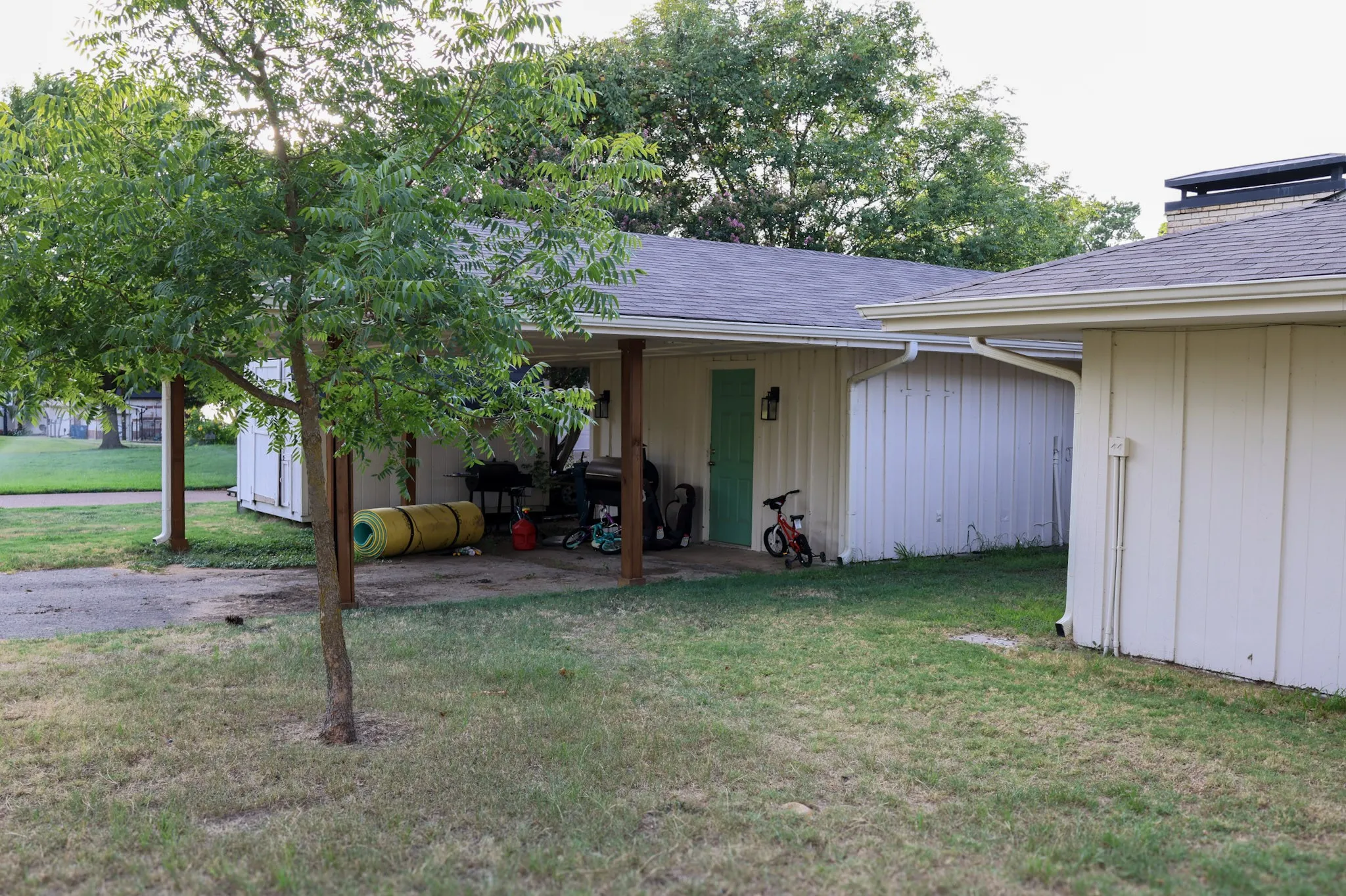 Single Family Residence For Sale in Henderson County , 47 Starview Drive, Star Harbor, Texas 75148, 3 Bedroom, 2 Bathroom, Garage spaces, 1,446 Sqft, built in 1977, mls#21367438, Real Estate Agent in Star Harbor, Homes For Sale in Henderson county, Homes For Sale in Star Harbor, Realtor in Star Harbor Texas, Real Estate Brokerage Independent Realty Texas, Luminita Cordes Realtor