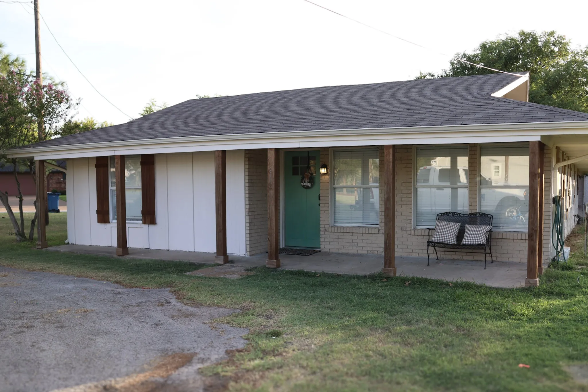 Single Family Residence For Sale in Henderson County , 47 Starview Drive, Star Harbor, Texas 75148, 3 Bedroom, 2 Bathroom, Garage spaces, 1,446 Sqft, built in 1977, mls#21367438, Real Estate Agent in Star Harbor, Homes For Sale in Henderson county, Homes For Sale in Star Harbor, Realtor in Star Harbor Texas, Real Estate Brokerage Independent Realty Texas, Luminita Cordes Realtor