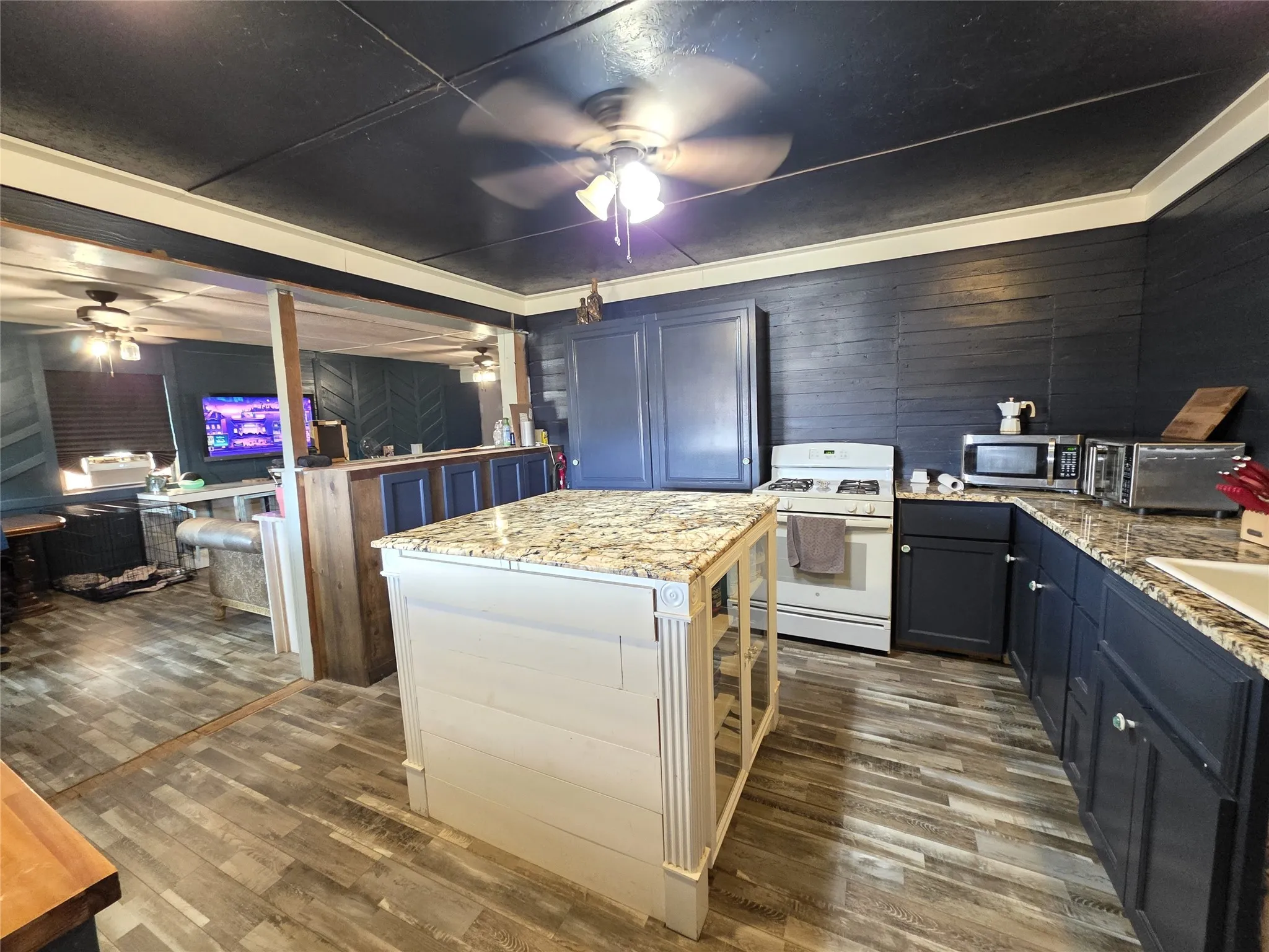 Farm For Sale in Brown County , 4451 Fm 585, Bangs, Texas 76823, 3 Bedroom, 2 Bathroom, Garage spaces, 1,624 Sqft, built in 0, mls#21385738, Real Estate Agent in Bangs, Homes For Sale in Brown county, Homes For Sale in Bangs, Realtor in Bangs Texas, Real Estate Brokerage Independent Realty Texas, Luminita Cordes Realtor