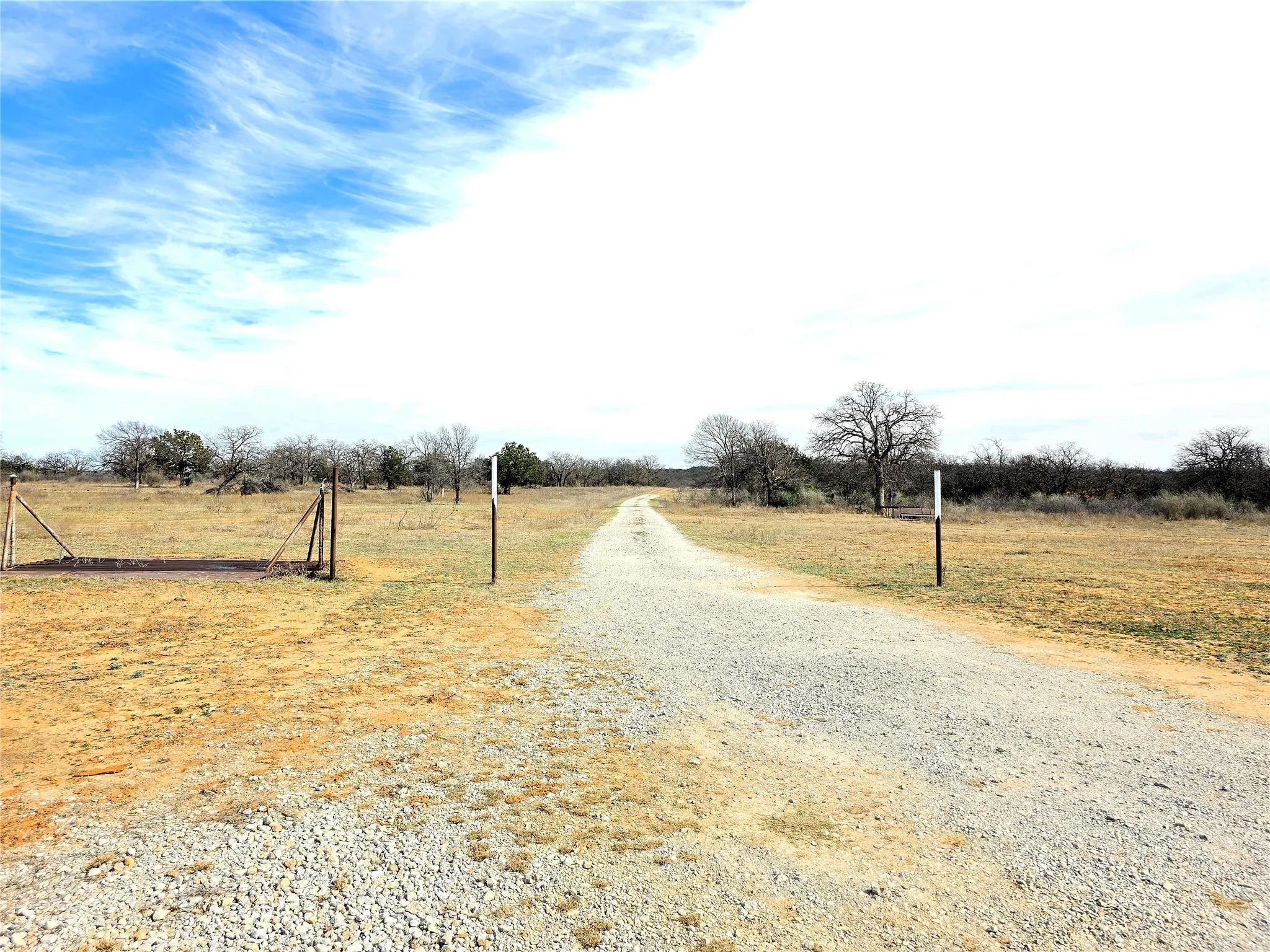 Farm For Sale in Brown County , 4451 Fm 585, Bangs, Texas 76823, 3 Bedroom, 2 Bathroom, Garage spaces, 1,624 Sqft, built in 0, mls#21385738, Real Estate Agent in Bangs, Homes For Sale in Brown county, Homes For Sale in Bangs, Realtor in Bangs Texas, Real Estate Brokerage Independent Realty Texas, Luminita Cordes Realtor