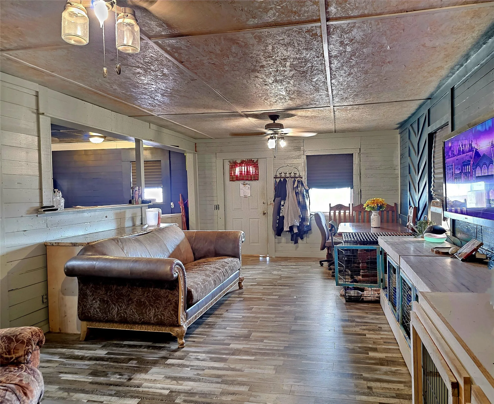 Farm For Sale in Brown County , 4451 Fm 585, Bangs, Texas 76823, 3 Bedroom, 2 Bathroom, Garage spaces, 1,624 Sqft, built in 0, mls#21385738, Real Estate Agent in Bangs, Homes For Sale in Brown county, Homes For Sale in Bangs, Realtor in Bangs Texas, Real Estate Brokerage Independent Realty Texas, Luminita Cordes Realtor