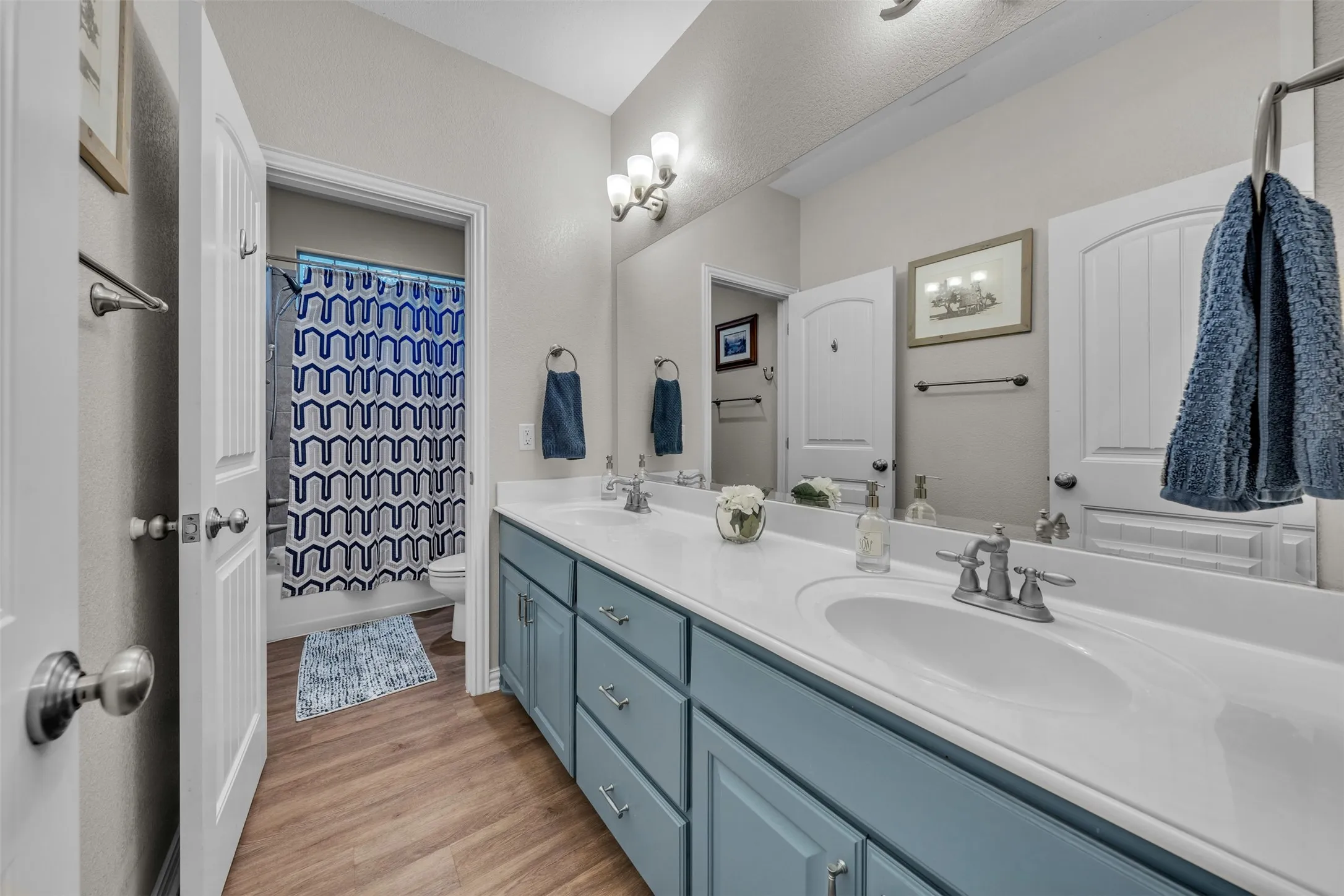 Single Family Residence For Sale in Hood County , 2116 Wood Duck Lane, Granbury, Texas 76049, 3 Bedroom, 3 Bathroom, 2 Garage spaces, 2,469 Sqft, built in 2006, mls#21385238, Real Estate Agent in Granbury, Homes For Sale in Hood county, Homes For Sale in Granbury, Realtor in Granbury Texas, Real Estate Brokerage Independent Realty Texas, Luminita Cordes Realtor