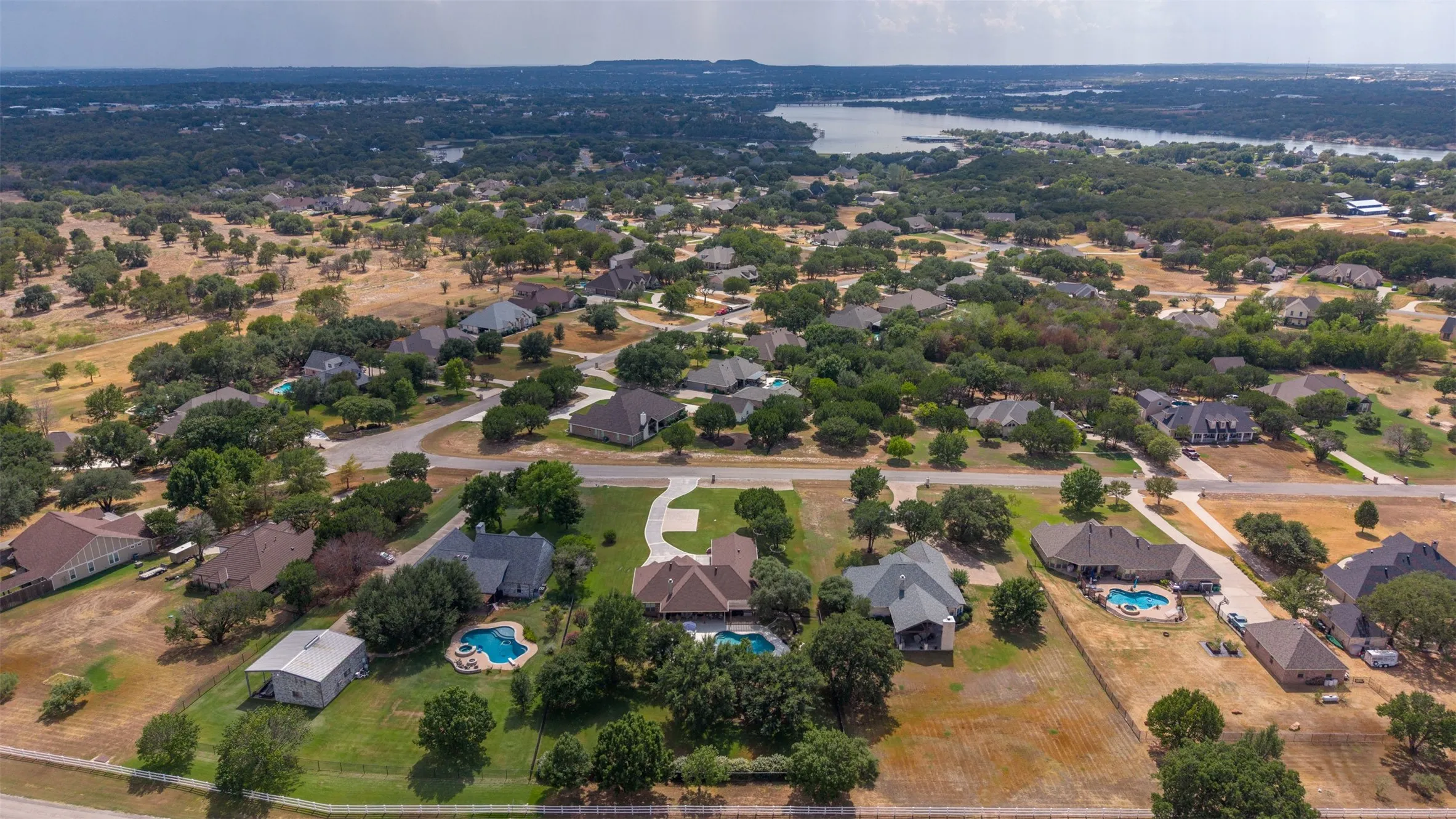 Single Family Residence For Sale in Hood County , 2116 Wood Duck Lane, Granbury, Texas 76049, 3 Bedroom, 3 Bathroom, 2 Garage spaces, 2,469 Sqft, built in 2006, mls#21385238, Real Estate Agent in Granbury, Homes For Sale in Hood county, Homes For Sale in Granbury, Realtor in Granbury Texas, Real Estate Brokerage Independent Realty Texas, Luminita Cordes Realtor