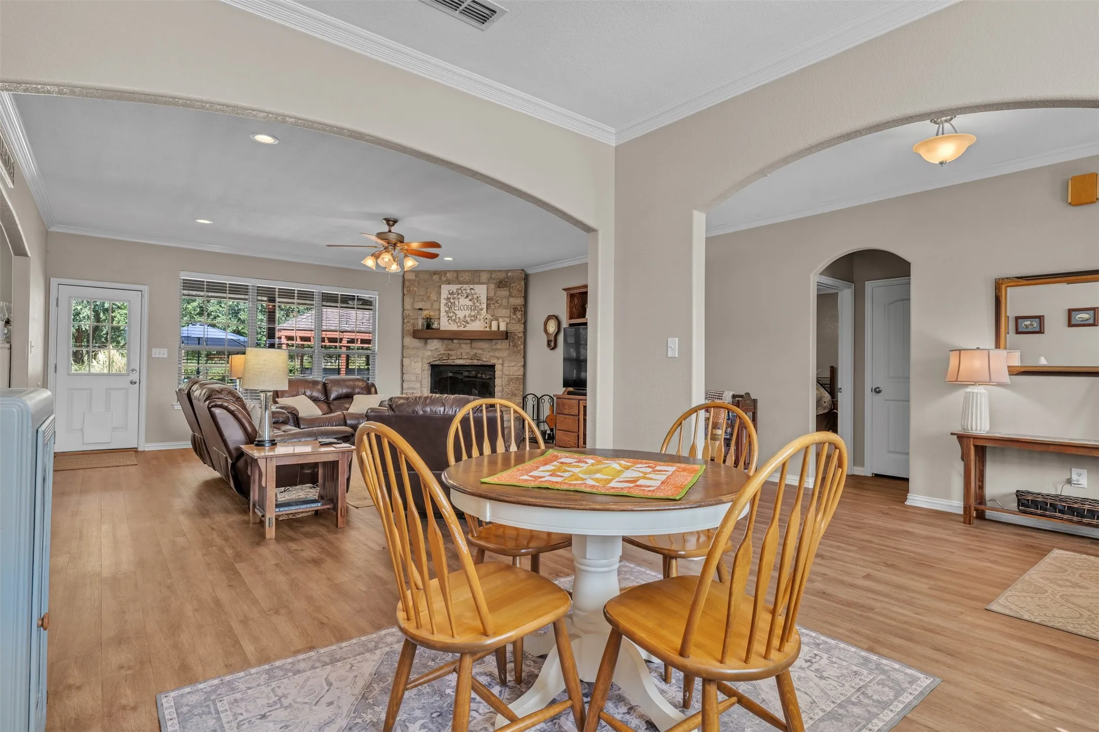 Single Family Residence For Sale in Hood County , 2116 Wood Duck Lane, Granbury, Texas 76049, 3 Bedroom, 3 Bathroom, 2 Garage spaces, 2,469 Sqft, built in 2006, mls#21385238, Real Estate Agent in Granbury, Homes For Sale in Hood county, Homes For Sale in Granbury, Realtor in Granbury Texas, Real Estate Brokerage Independent Realty Texas, Luminita Cordes Realtor