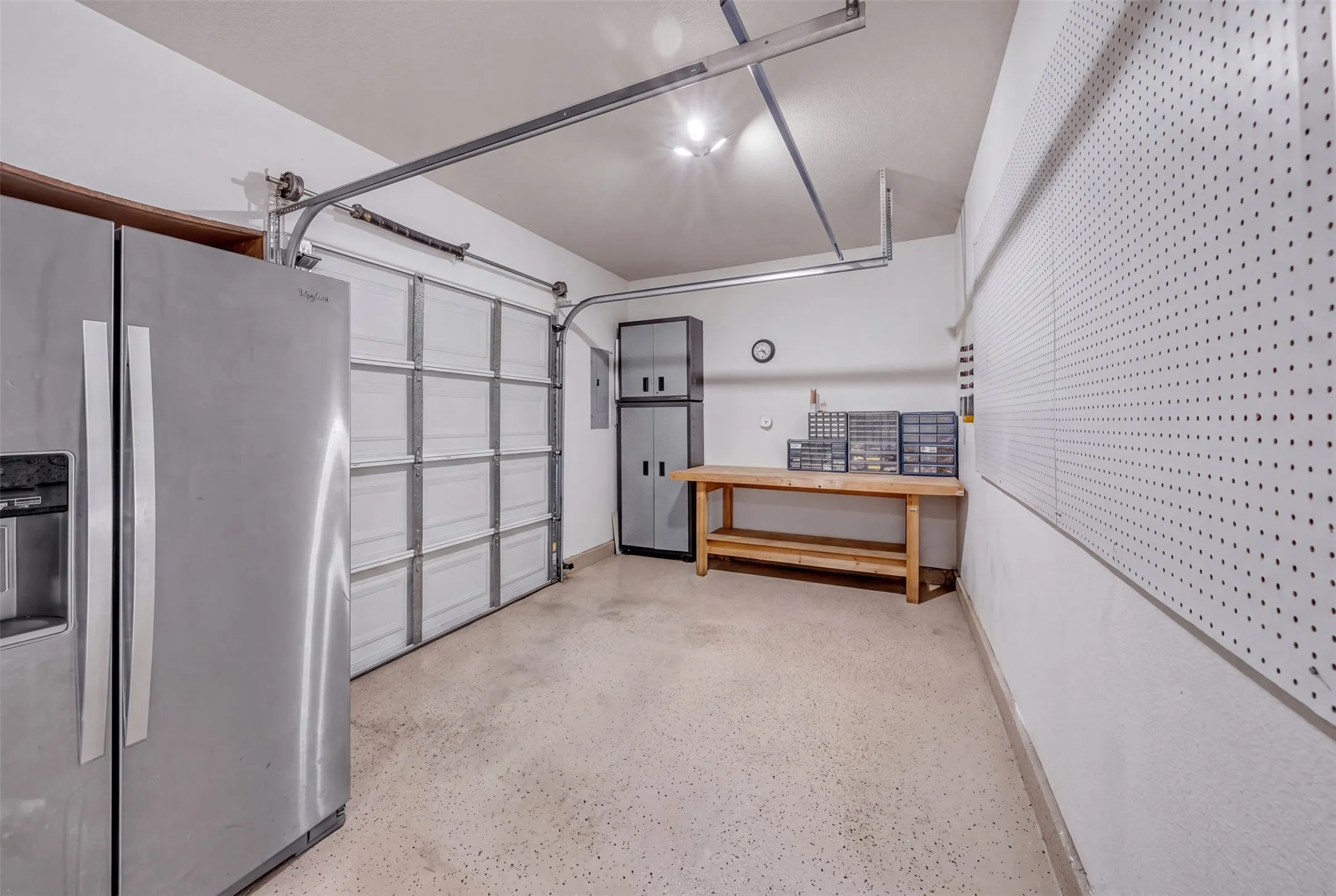 Single Family Residence For Sale in Hood County , 2116 Wood Duck Lane, Granbury, Texas 76049, 3 Bedroom, 3 Bathroom, 2 Garage spaces, 2,469 Sqft, built in 2006, mls#21385238, Real Estate Agent in Granbury, Homes For Sale in Hood county, Homes For Sale in Granbury, Realtor in Granbury Texas, Real Estate Brokerage Independent Realty Texas, Luminita Cordes Realtor