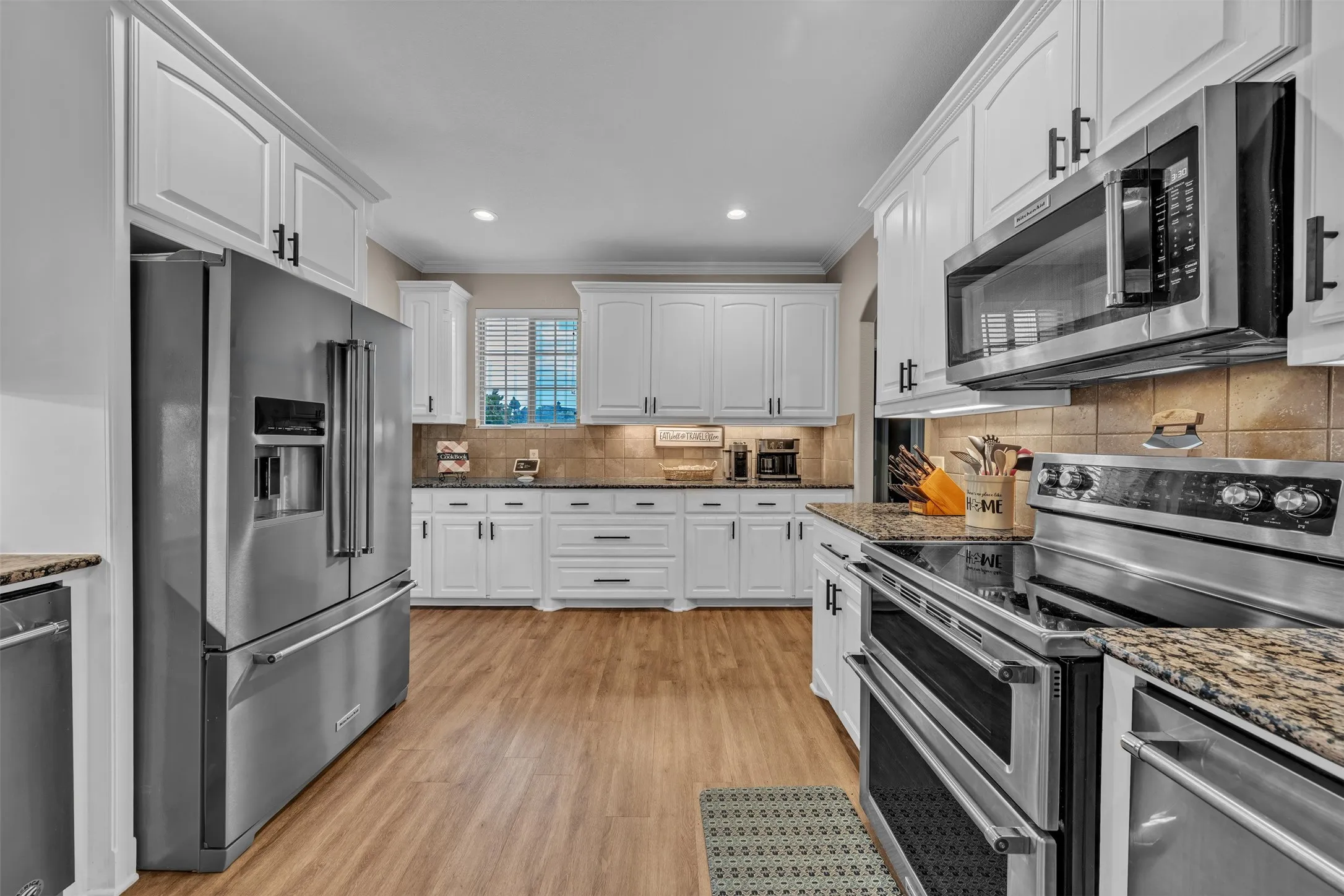 Single Family Residence For Sale in Hood County , 2116 Wood Duck Lane, Granbury, Texas 76049, 3 Bedroom, 3 Bathroom, 2 Garage spaces, 2,469 Sqft, built in 2006, mls#21385238, Real Estate Agent in Granbury, Homes For Sale in Hood county, Homes For Sale in Granbury, Realtor in Granbury Texas, Real Estate Brokerage Independent Realty Texas, Luminita Cordes Realtor