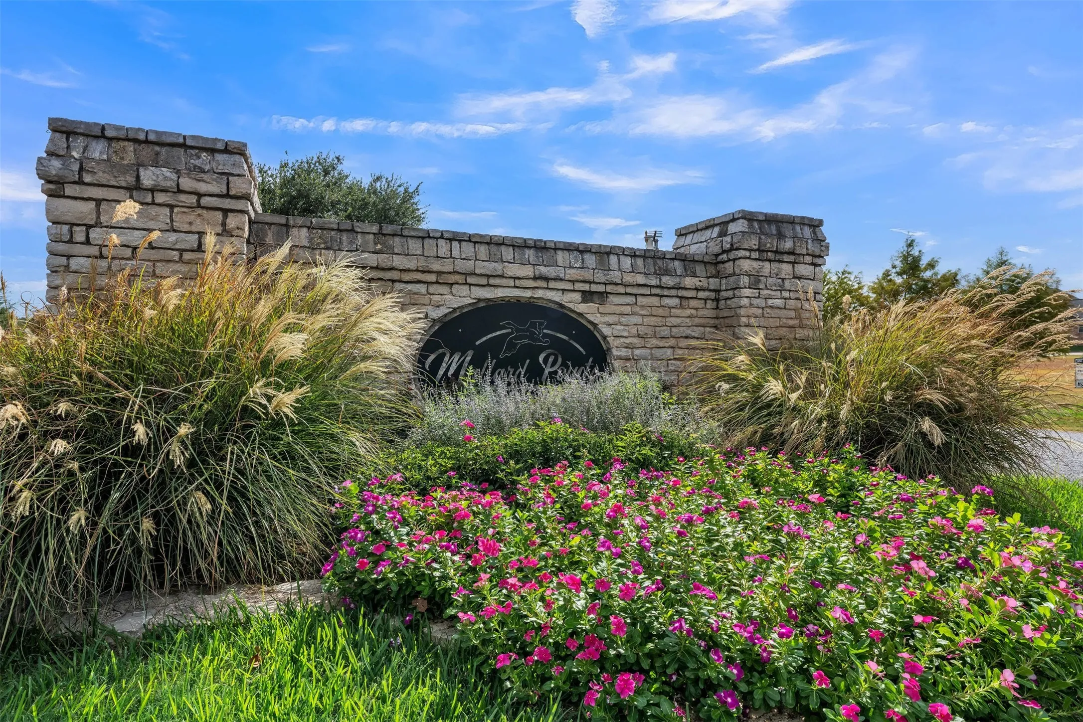 Single Family Residence For Sale in Hood County , 2116 Wood Duck Lane, Granbury, Texas 76049, 3 Bedroom, 3 Bathroom, 2 Garage spaces, 2,469 Sqft, built in 2006, mls#21385238, Real Estate Agent in Granbury, Homes For Sale in Hood county, Homes For Sale in Granbury, Realtor in Granbury Texas, Real Estate Brokerage Independent Realty Texas, Luminita Cordes Realtor