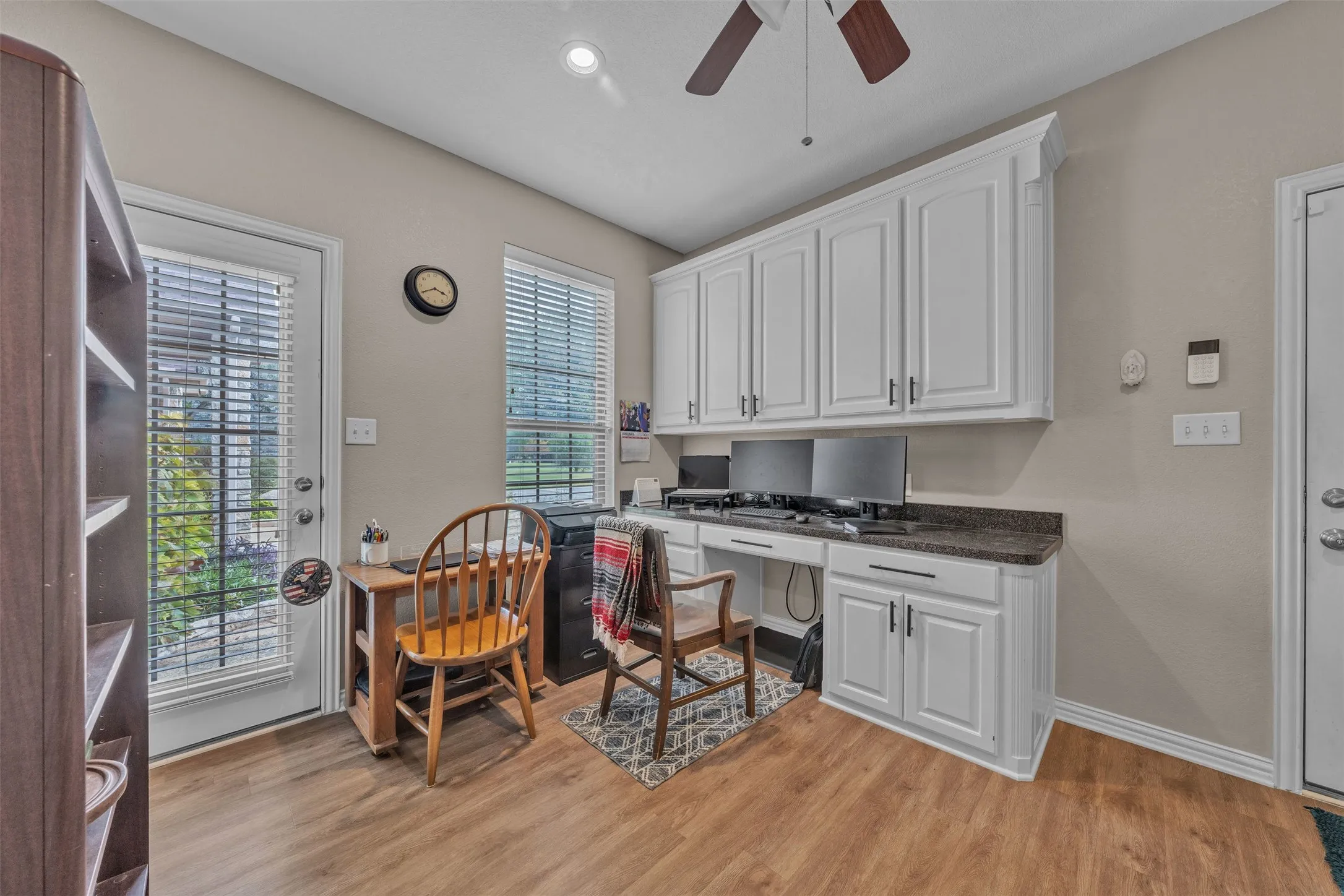 Single Family Residence For Sale in Hood County , 2116 Wood Duck Lane, Granbury, Texas 76049, 3 Bedroom, 3 Bathroom, 2 Garage spaces, 2,469 Sqft, built in 2006, mls#21385238, Real Estate Agent in Granbury, Homes For Sale in Hood county, Homes For Sale in Granbury, Realtor in Granbury Texas, Real Estate Brokerage Independent Realty Texas, Luminita Cordes Realtor