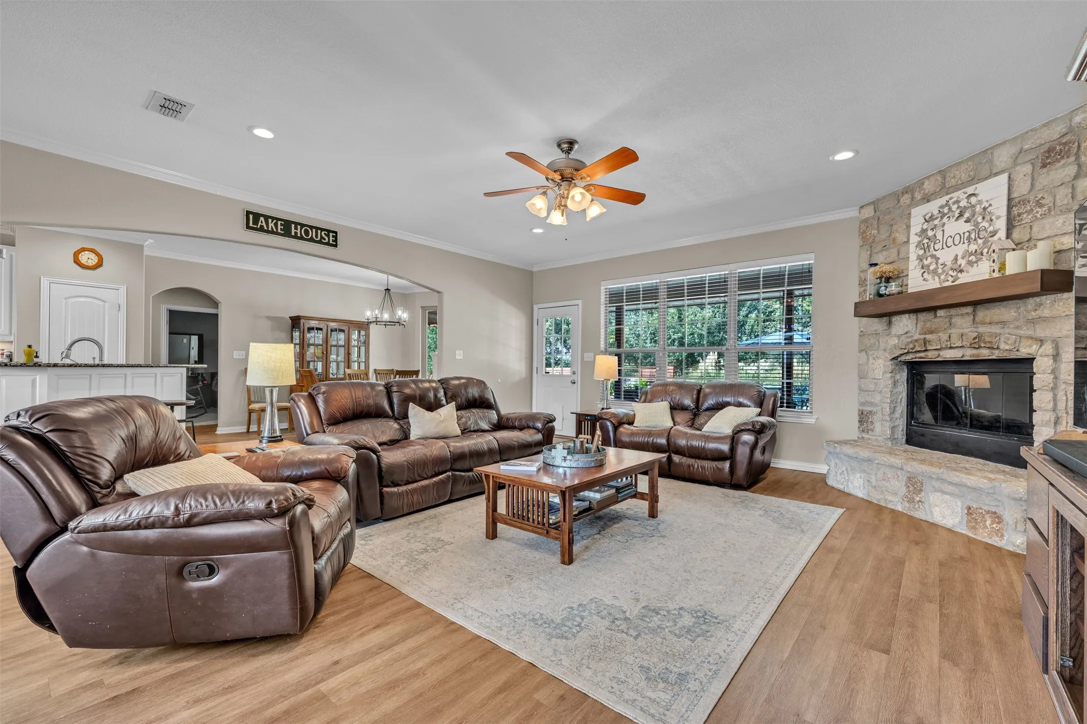 Single Family Residence For Sale in Hood County , 2116 Wood Duck Lane, Granbury, Texas 76049, 3 Bedroom, 3 Bathroom, 2 Garage spaces, 2,469 Sqft, built in 2006, mls#21385238, Real Estate Agent in Granbury, Homes For Sale in Hood county, Homes For Sale in Granbury, Realtor in Granbury Texas, Real Estate Brokerage Independent Realty Texas, Luminita Cordes Realtor