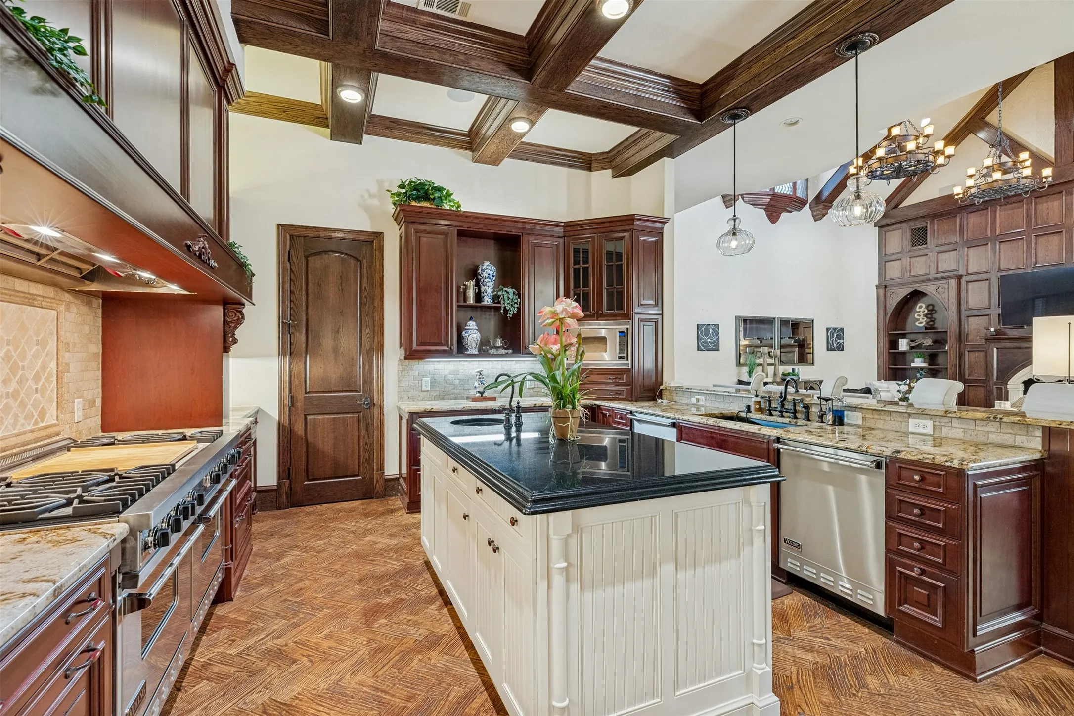 Single Family Residence For Sale in Collin County , 4865 Orchard Park Drive, Frisco, Texas 75034, 6 Bedroom, 8 Bathroom, 4 Garage spaces, 7,402 Sqft, built in 2004, mls#21380248, Real Estate Agent in Frisco, Homes For Sale in Collin county, Homes For Sale in Frisco, Realtor in Frisco Texas, Real Estate Brokerage Independent Realty Texas, Luminita Cordes Realtor