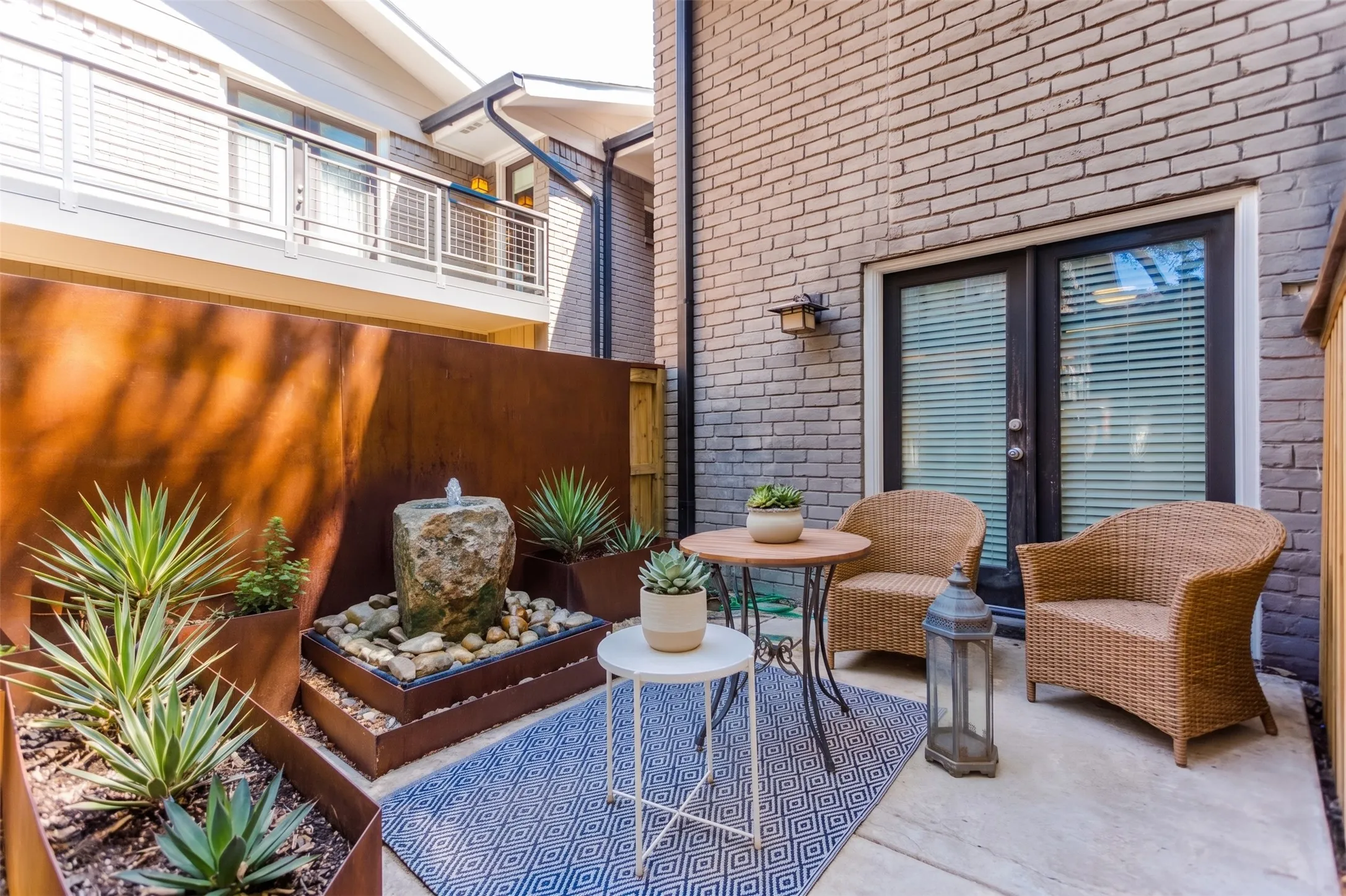 Condominium For Rent in Dallas County , 10203 Regal Oaks Drive 101, Dallas, Texas 75230, 1 Bedroom, 1 Bathroom, Garage spaces, 741 Sqft, built in 1963, mls#21384354, Real Estate Agent in Dallas, Homes For Rent in Dallas county, Homes For Rent in Dallas, Realtor in Dallas Texas, Real Estate Brokerage Independent Realty Texas, Luminita Cordes Realtor
