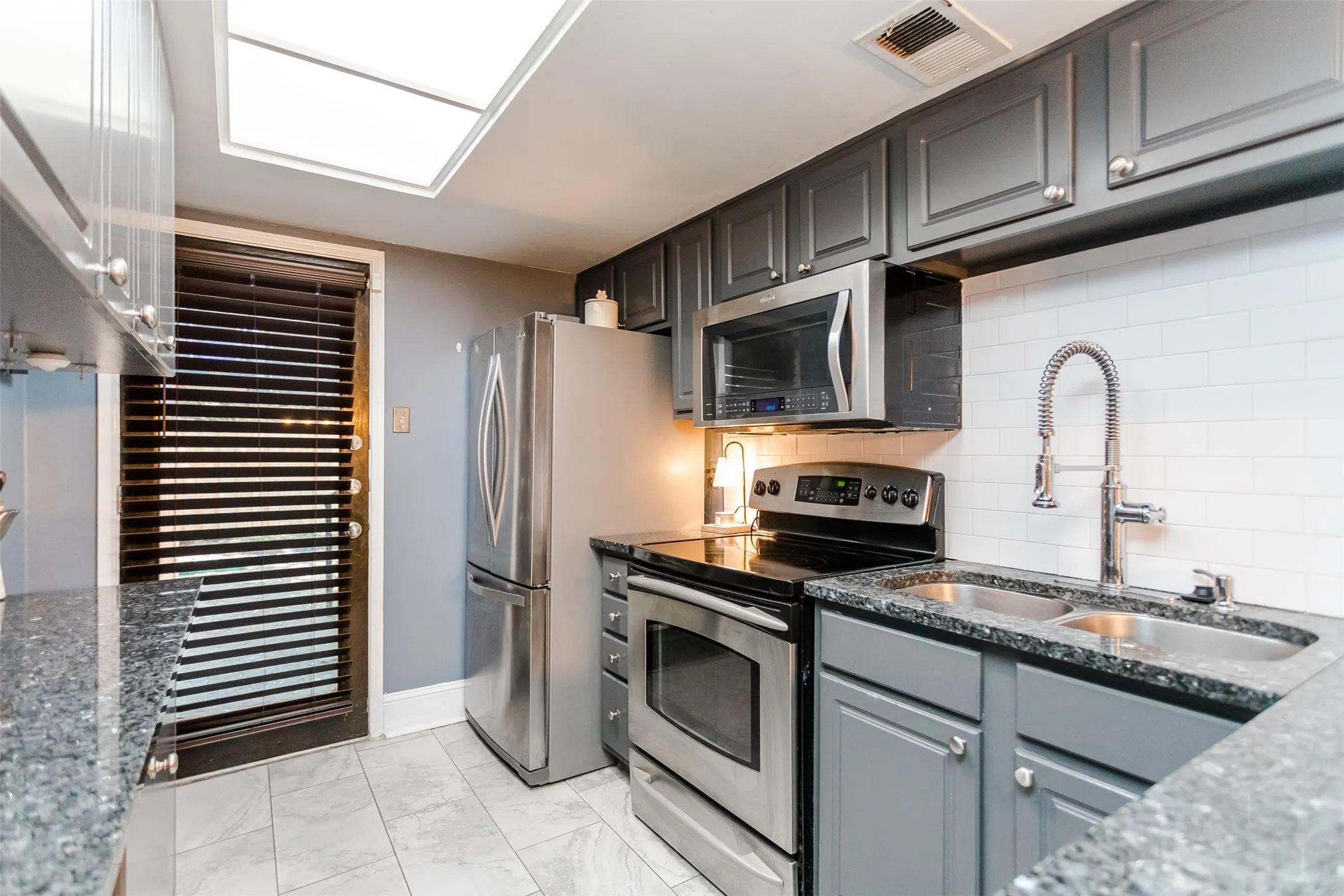 Condominium For Rent in Dallas County , 10203 Regal Oaks Drive 101, Dallas, Texas 75230, 1 Bedroom, 1 Bathroom, Garage spaces, 741 Sqft, built in 1963, mls#21384354, Real Estate Agent in Dallas, Homes For Rent in Dallas county, Homes For Rent in Dallas, Realtor in Dallas Texas, Real Estate Brokerage Independent Realty Texas, Luminita Cordes Realtor