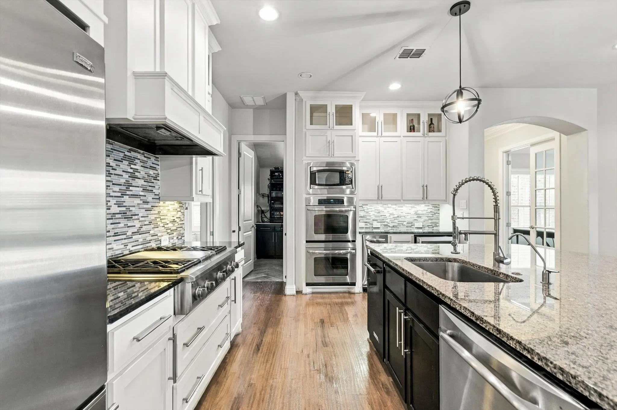 Single Family Residence For Sale in Denton County , 405 Sir Torin Lane, Lewisville, Texas 75056, 3 Bedroom, 3 Bathroom, 2 Garage spaces, 2,162 Sqft, built in 2013, mls#21385745, Real Estate Agent in Lewisville, Homes For Sale in Denton county, Homes For Sale in Lewisville, Realtor in Lewisville Texas, Real Estate Brokerage Independent Realty Texas, Luminita Cordes Realtor