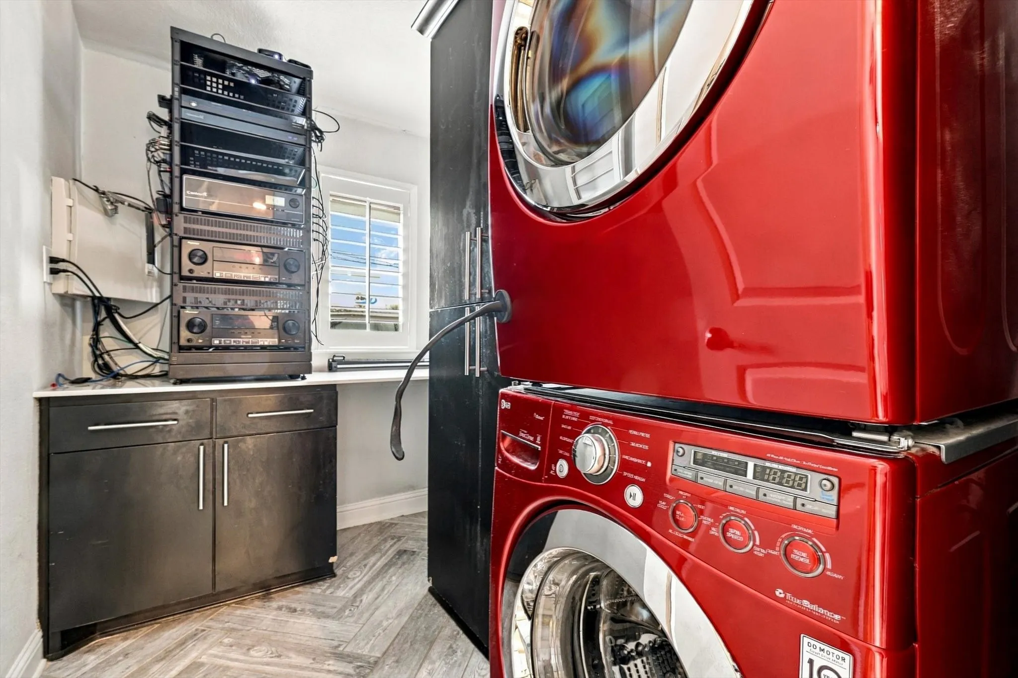 Single Family Residence For Sale in Denton County , 405 Sir Torin Lane, Lewisville, Texas 75056, 3 Bedroom, 3 Bathroom, 2 Garage spaces, 2,162 Sqft, built in 2013, mls#21385745, Real Estate Agent in Lewisville, Homes For Sale in Denton county, Homes For Sale in Lewisville, Realtor in Lewisville Texas, Real Estate Brokerage Independent Realty Texas, Luminita Cordes Realtor