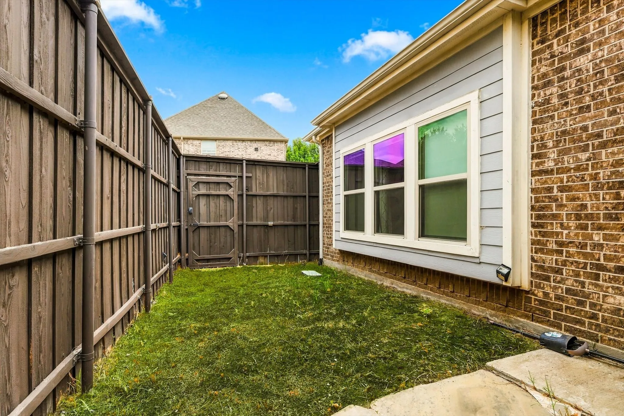 Single Family Residence For Sale in Denton County , 405 Sir Torin Lane, Lewisville, Texas 75056, 3 Bedroom, 3 Bathroom, 2 Garage spaces, 2,162 Sqft, built in 2013, mls#21385745, Real Estate Agent in Lewisville, Homes For Sale in Denton county, Homes For Sale in Lewisville, Realtor in Lewisville Texas, Real Estate Brokerage Independent Realty Texas, Luminita Cordes Realtor