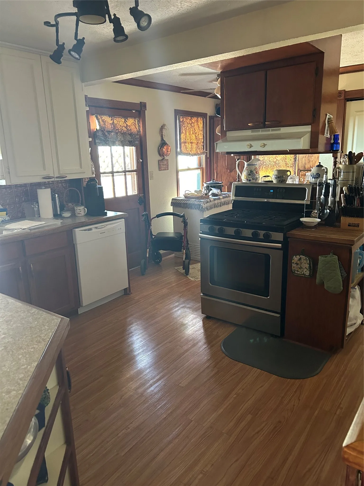Single Family Residence For Sale in Young County , 412 Harrison Avenue, Newcastle, Texas 76372, 3 Bedroom, 2 Bathroom, Garage spaces, 1,297 Sqft, built in 1965, mls#21385749, Real Estate Agent in Newcastle, Homes For Sale in Young county, Homes For Sale in Newcastle, Realtor in Newcastle Texas, Real Estate Brokerage Independent Realty Texas, Luminita Cordes Realtor