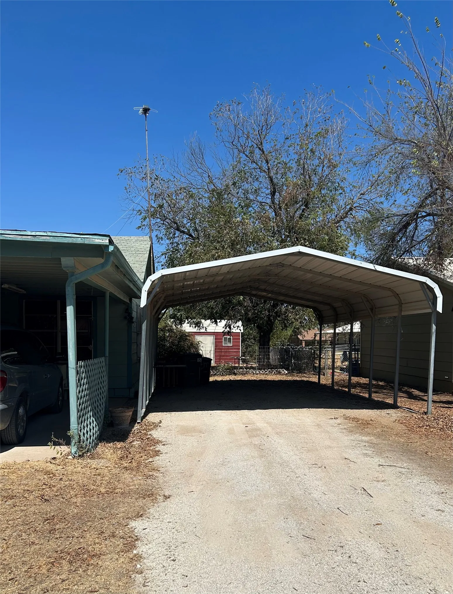 Single Family Residence For Sale in Young County , 412 Harrison Avenue, Newcastle, Texas 76372, 3 Bedroom, 2 Bathroom, Garage spaces, 1,297 Sqft, built in 1965, mls#21385749, Real Estate Agent in Newcastle, Homes For Sale in Young county, Homes For Sale in Newcastle, Realtor in Newcastle Texas, Real Estate Brokerage Independent Realty Texas, Luminita Cordes Realtor
