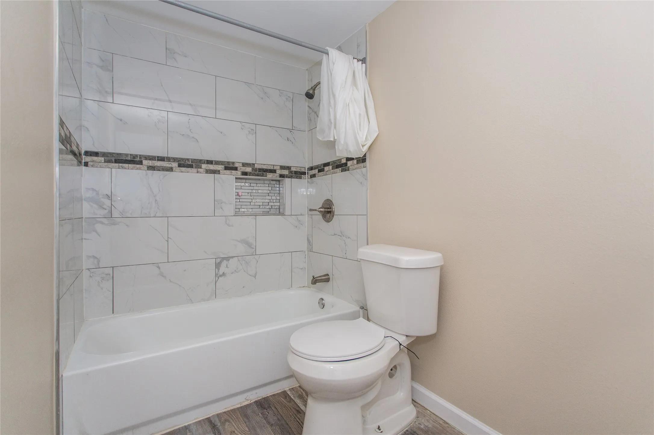 Single Family Residence For Sale in Dallas County , 2669 Marfa Avenue, Dallas, Texas 75216, 5 Bedroom, 2 Bathroom, Garage spaces, 1,248 Sqft, built in 1951, mls#21382541, Real Estate Agent in Dallas, Homes For Sale in Dallas county, Homes For Sale in Dallas, Realtor in Dallas Texas, Real Estate Brokerage Independent Realty Texas, Luminita Cordes Realtor