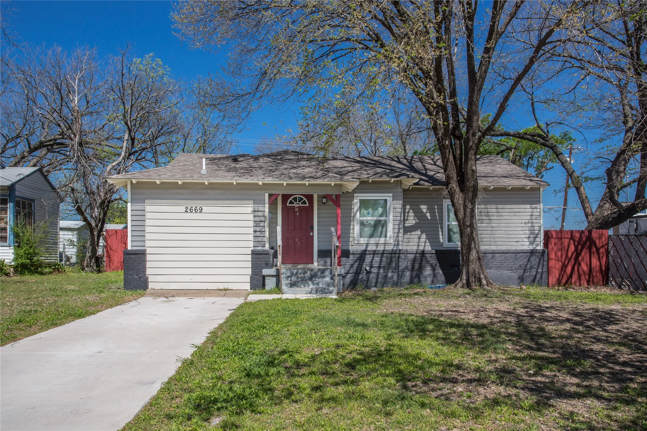 Single Family Residence For Sale in Dallas County , 2669 Marfa Avenue, Dallas, Texas 75216, 5 Bedroom, 2 Bathroom, Garage spaces, 1,248 Sqft, built in 1951, mls#21382541, Real Estate Agent in Dallas, Homes For Sale in Dallas county, Homes For Sale in Dallas, Realtor in Dallas Texas, Real Estate Brokerage Independent Realty Texas, Luminita Cordes Realtor