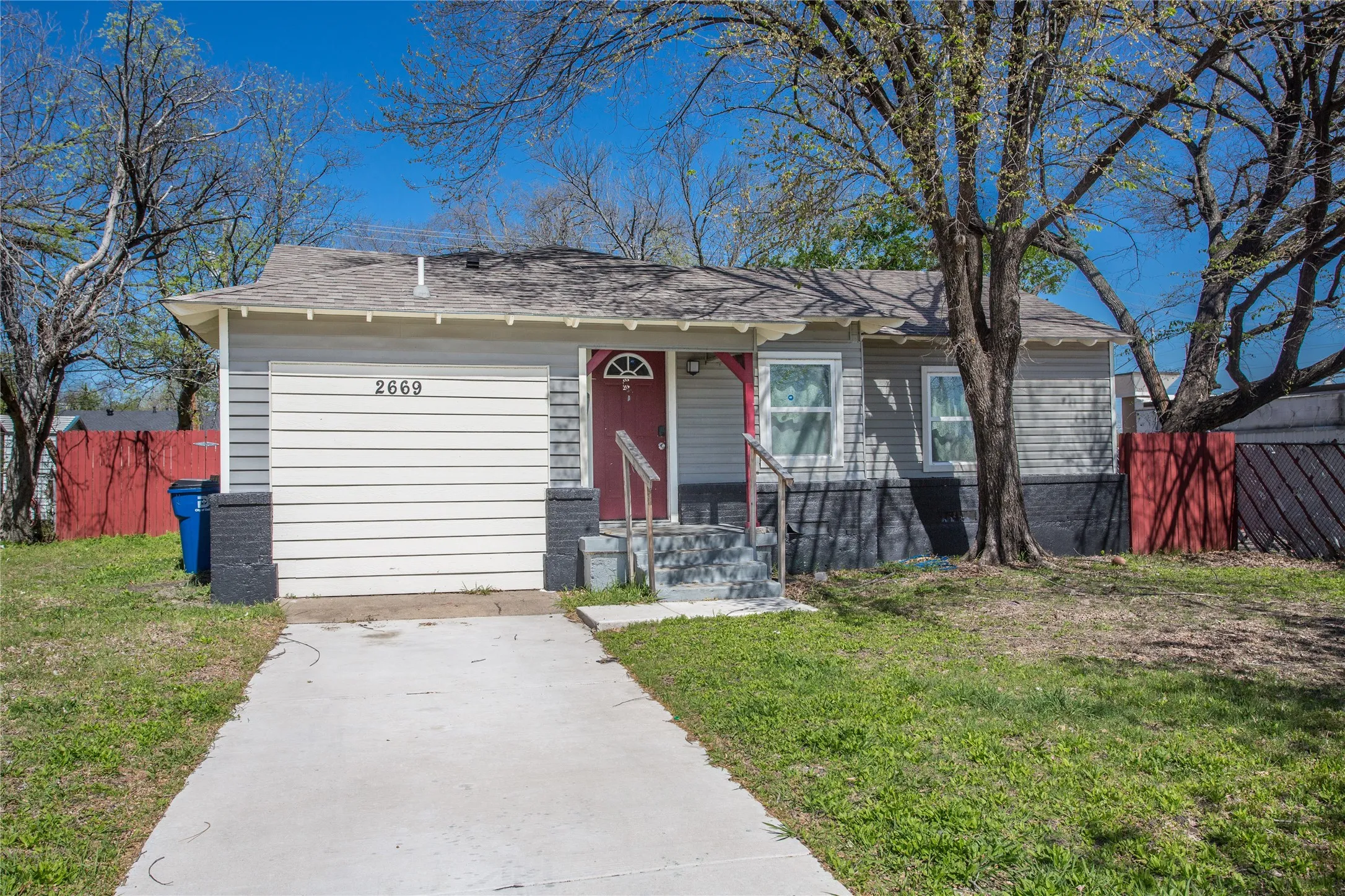 Single Family Residence For Sale in Dallas County , 2669 Marfa Avenue, Dallas, Texas 75216, 5 Bedroom, 2 Bathroom, Garage spaces, 1,248 Sqft, built in 1951, mls#21382541, Real Estate Agent in Dallas, Homes For Sale in Dallas county, Homes For Sale in Dallas, Realtor in Dallas Texas, Real Estate Brokerage Independent Realty Texas, Luminita Cordes Realtor
