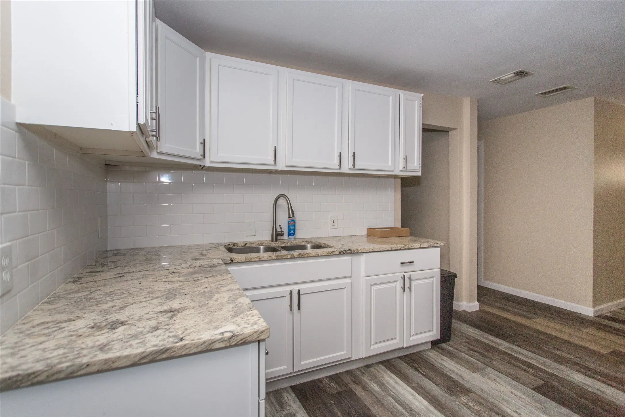 Single Family Residence For Sale in Dallas County , 2669 Marfa Avenue, Dallas, Texas 75216, 5 Bedroom, 2 Bathroom, Garage spaces, 1,248 Sqft, built in 1951, mls#21382541, Real Estate Agent in Dallas, Homes For Sale in Dallas county, Homes For Sale in Dallas, Realtor in Dallas Texas, Real Estate Brokerage Independent Realty Texas, Luminita Cordes Realtor