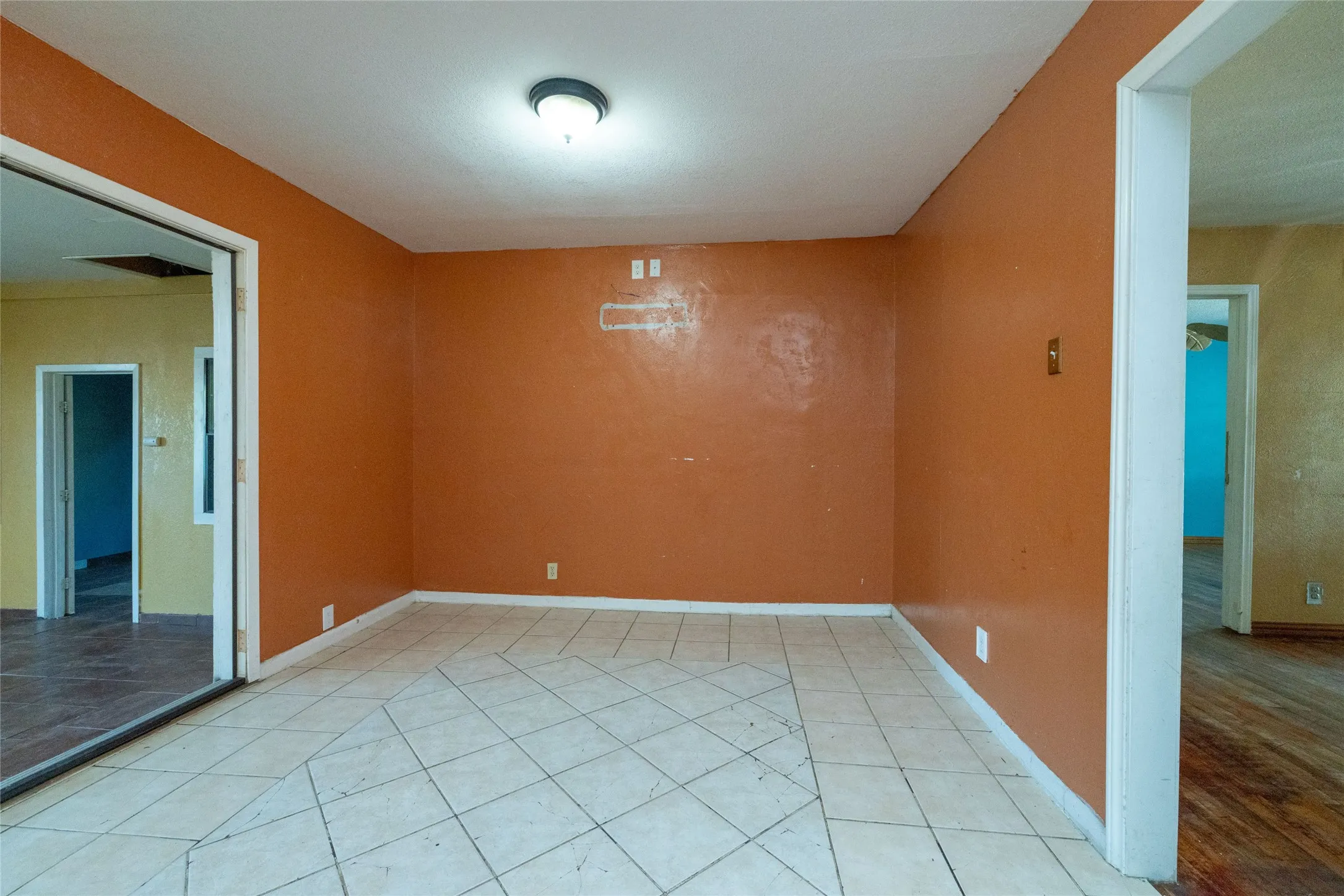Single Family Residence For Sale in Dallas County , 3264 Hillglenn Road, Dallas, Texas 75228, 3 Bedroom, 1 Bathroom, Garage spaces, 1,060 Sqft, built in 1958, mls#21384519, Real Estate Agent in Dallas, Homes For Sale in Dallas county, Homes For Sale in Dallas, Realtor in Dallas Texas, Real Estate Brokerage Independent Realty Texas, Luminita Cordes Realtor