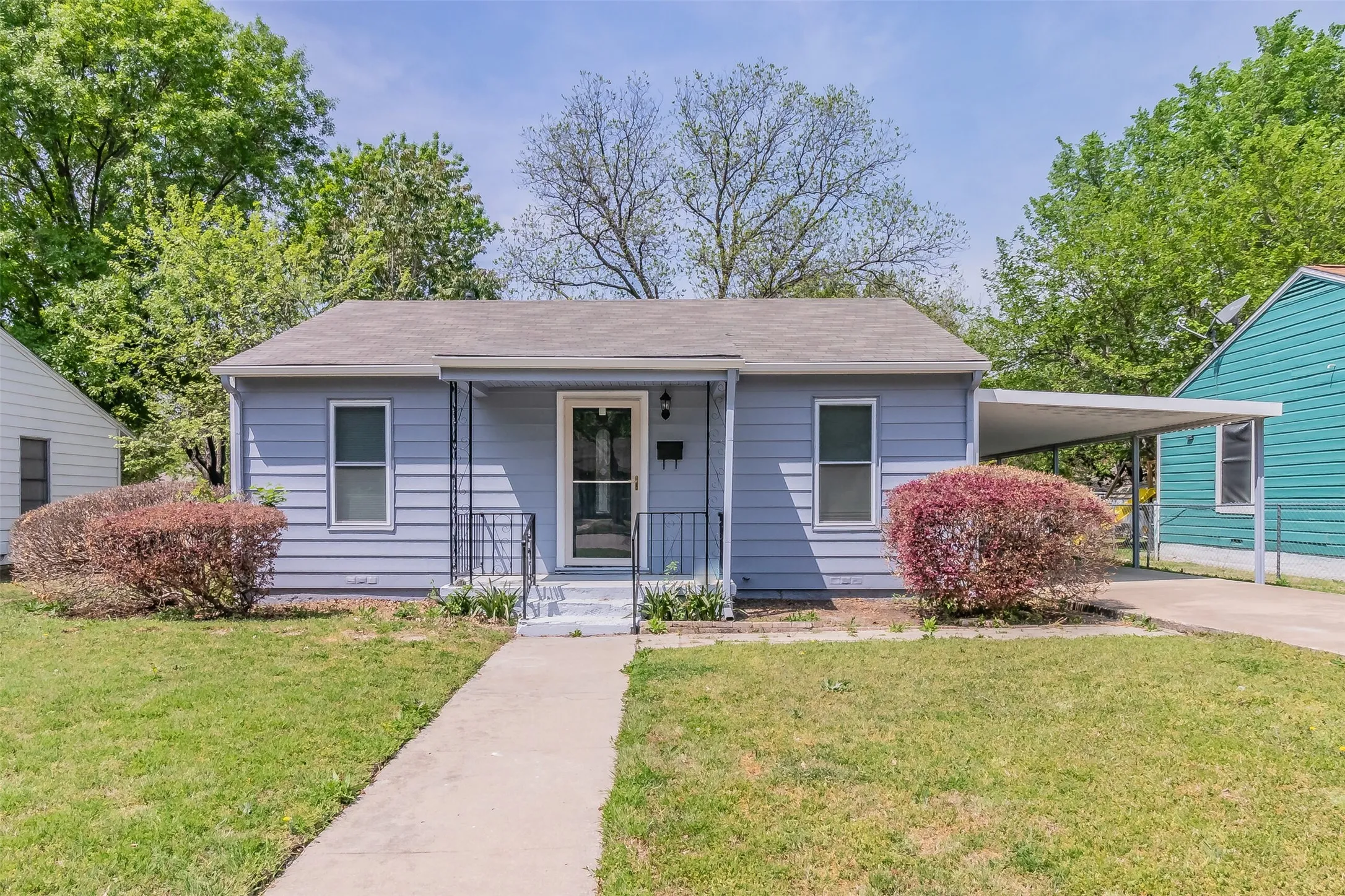 Single Family Residence For Rent in Tarrant County , 5108 Lyndon Drive, Fort Worth, Texas 76116, 3 Bedroom, 2 Bathroom, Garage spaces, 1,052 Sqft, built in 1956, mls#21385755, Real Estate Agent in Fort Worth, Homes For Rent in Tarrant county, Homes For Rent in Fort Worth, Realtor in Fort Worth Texas, Real Estate Brokerage Independent Realty Texas, Luminita Cordes Realtor