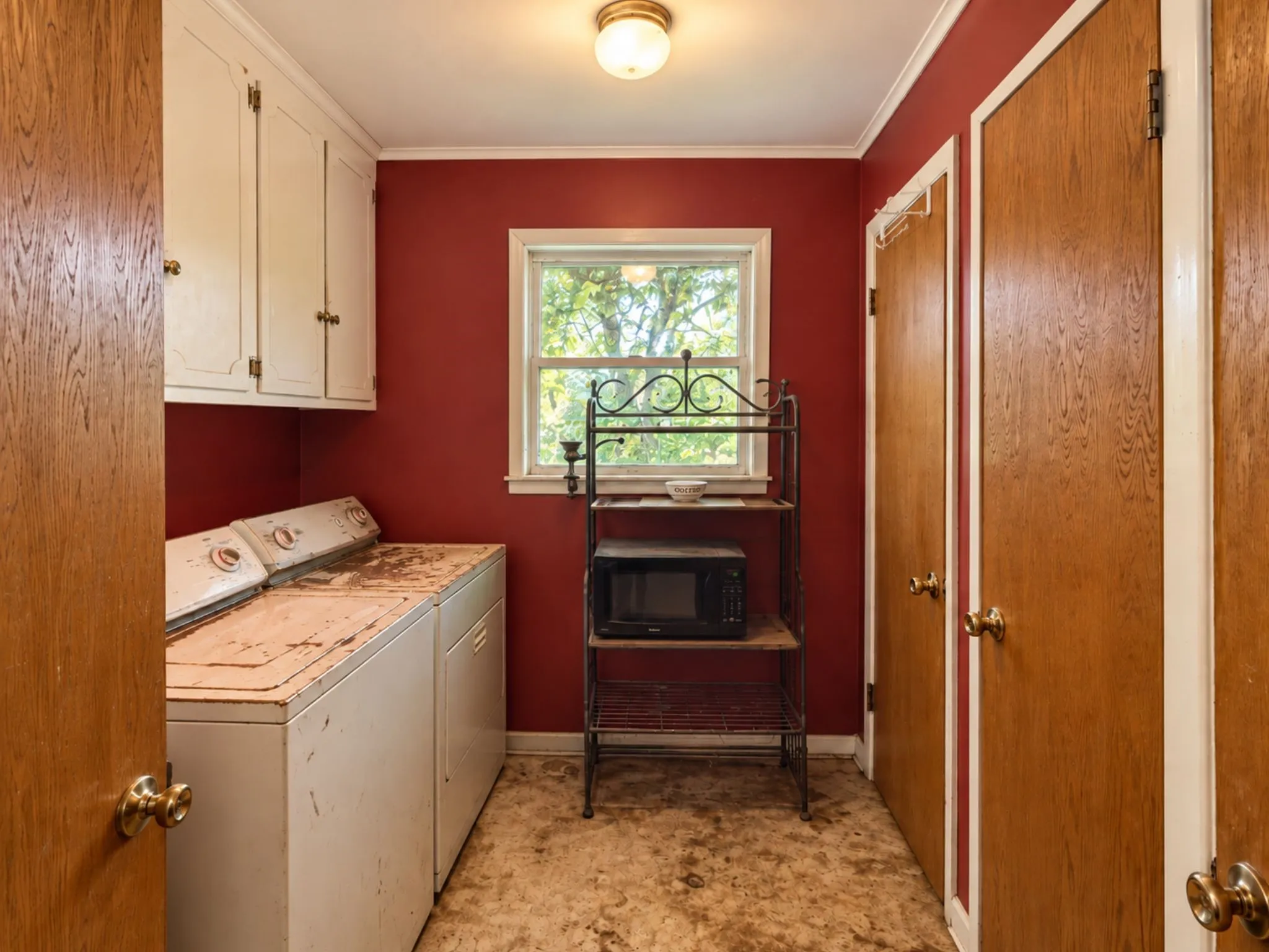 Single Family Residence For Sale in Navarro County , 600 Carroll Street, Kerens, Texas 75144, 3 Bedroom, 2 Bathroom, 2 Garage spaces, 1,976 Sqft, built in 1967, mls#21385756, Real Estate Agent in Kerens, Homes For Sale in Navarro county, Homes For Sale in Kerens, Realtor in Kerens Texas, Real Estate Brokerage Independent Realty Texas, Luminita Cordes Realtor
