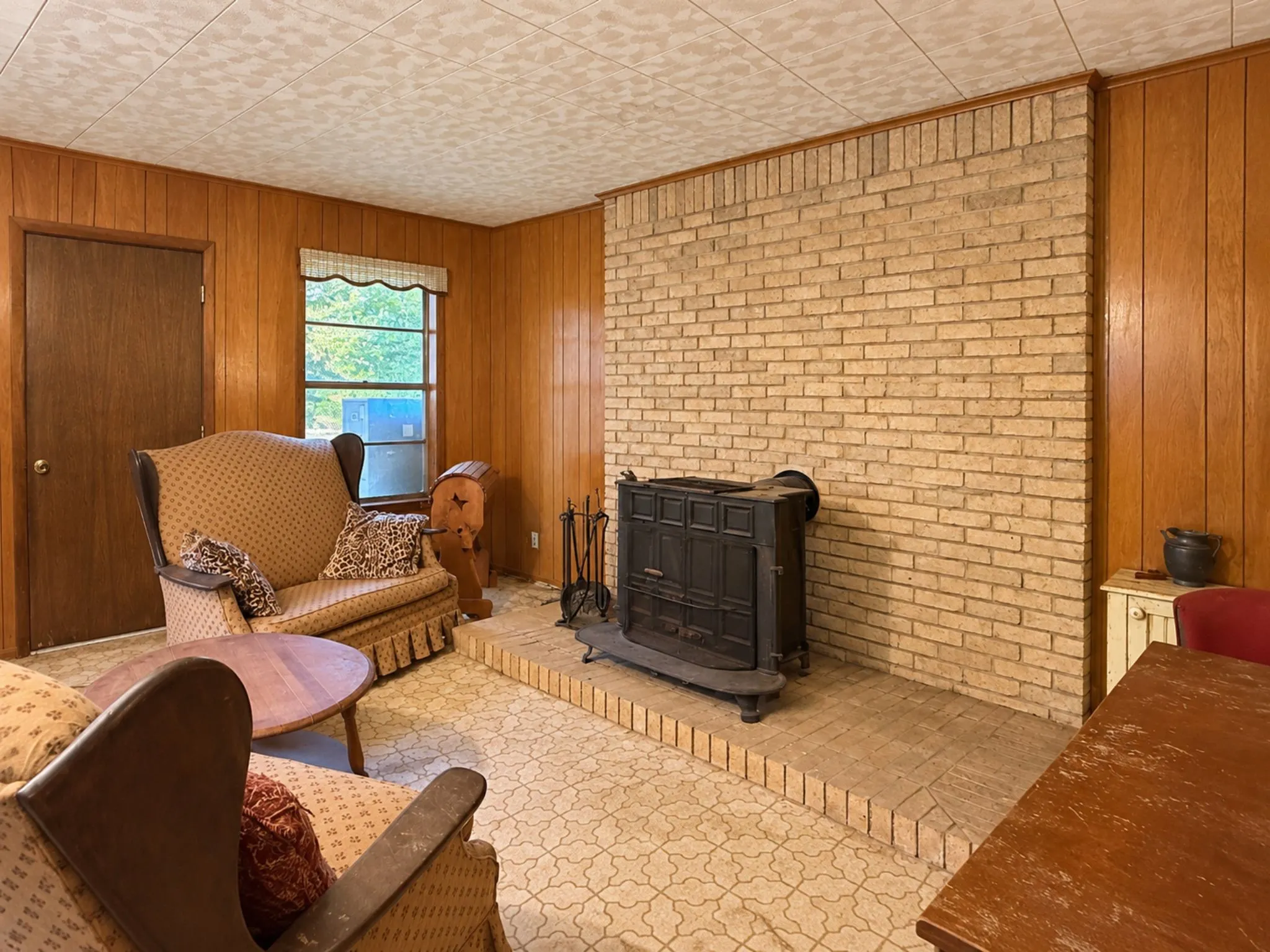 Single Family Residence For Sale in Navarro County , 600 Carroll Street, Kerens, Texas 75144, 3 Bedroom, 2 Bathroom, 2 Garage spaces, 1,976 Sqft, built in 1967, mls#21385756, Real Estate Agent in Kerens, Homes For Sale in Navarro county, Homes For Sale in Kerens, Realtor in Kerens Texas, Real Estate Brokerage Independent Realty Texas, Luminita Cordes Realtor