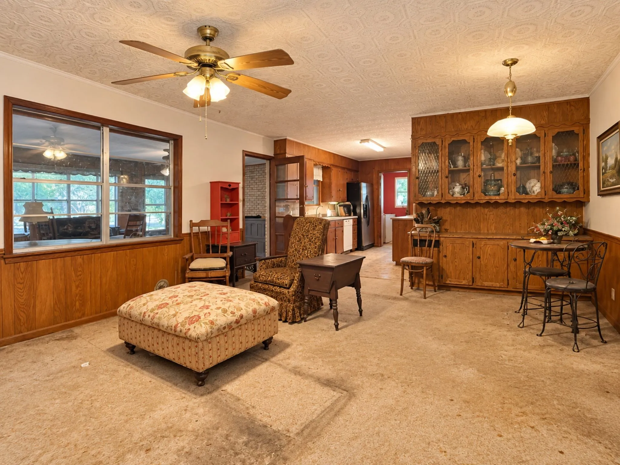 Single Family Residence For Sale in Navarro County , 600 Carroll Street, Kerens, Texas 75144, 3 Bedroom, 2 Bathroom, 2 Garage spaces, 1,976 Sqft, built in 1967, mls#21385756, Real Estate Agent in Kerens, Homes For Sale in Navarro county, Homes For Sale in Kerens, Realtor in Kerens Texas, Real Estate Brokerage Independent Realty Texas, Luminita Cordes Realtor