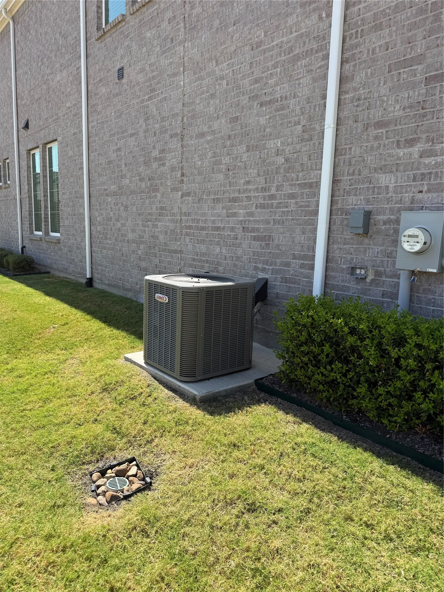 Townhouse For Sale in Tarrant County , 5123 Community Street, Haltom City, Texas 76117, 3 Bedroom, 3 Bathroom, 2 Garage spaces, 1,828 Sqft, built in 2023, mls#21385765, Real Estate Agent in Haltom City, Homes For Sale in Tarrant county, Homes For Sale in Haltom City, Realtor in Haltom City Texas, Real Estate Brokerage Independent Realty Texas, Luminita Cordes Realtor