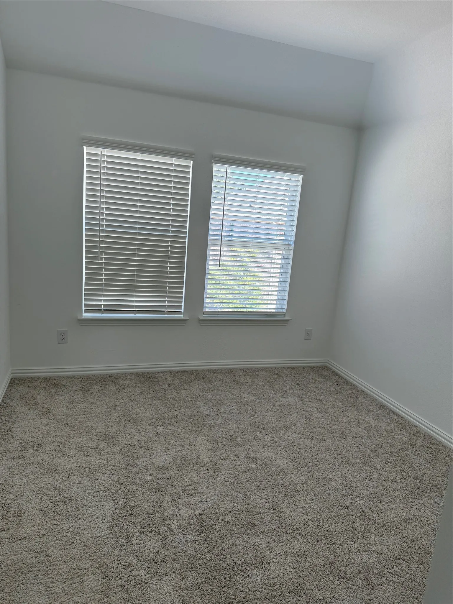 Townhouse For Sale in Tarrant County , 5123 Community Street, Haltom City, Texas 76117, 3 Bedroom, 3 Bathroom, 2 Garage spaces, 1,828 Sqft, built in 2023, mls#21385765, Real Estate Agent in Haltom City, Homes For Sale in Tarrant county, Homes For Sale in Haltom City, Realtor in Haltom City Texas, Real Estate Brokerage Independent Realty Texas, Luminita Cordes Realtor
