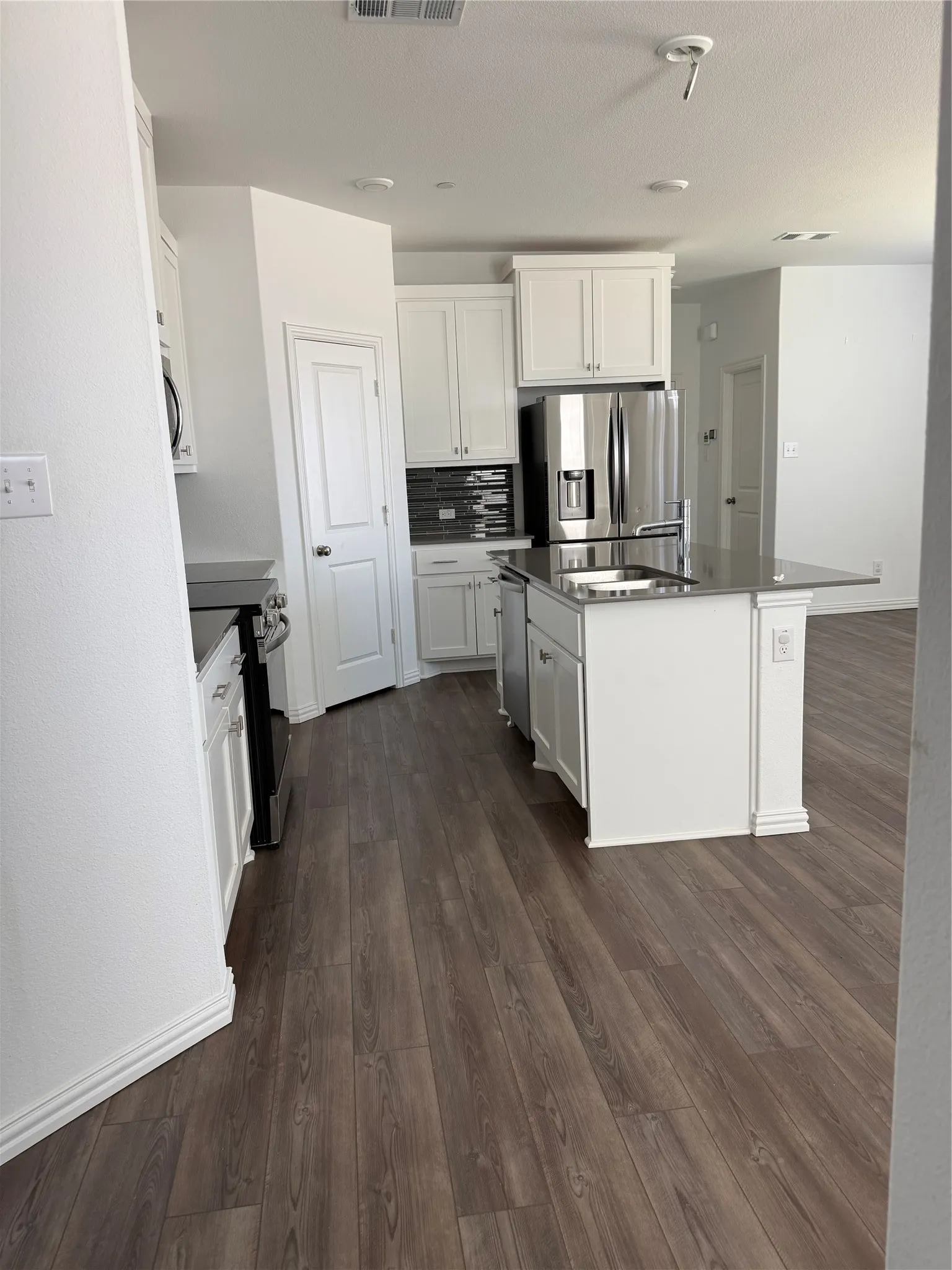 Townhouse For Sale in Tarrant County , 5123 Community Street, Haltom City, Texas 76117, 3 Bedroom, 3 Bathroom, 2 Garage spaces, 1,828 Sqft, built in 2023, mls#21385765, Real Estate Agent in Haltom City, Homes For Sale in Tarrant county, Homes For Sale in Haltom City, Realtor in Haltom City Texas, Real Estate Brokerage Independent Realty Texas, Luminita Cordes Realtor