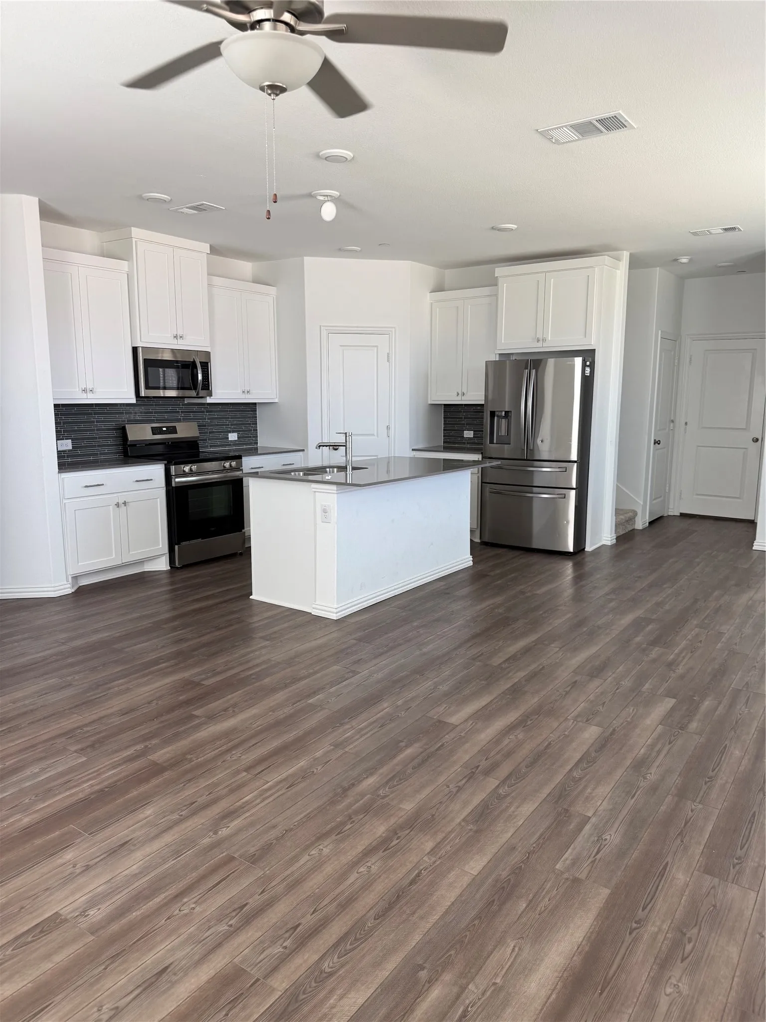 Townhouse For Sale in Tarrant County , 5123 Community Street, Haltom City, Texas 76117, 3 Bedroom, 3 Bathroom, 2 Garage spaces, 1,828 Sqft, built in 2023, mls#21385765, Real Estate Agent in Haltom City, Homes For Sale in Tarrant county, Homes For Sale in Haltom City, Realtor in Haltom City Texas, Real Estate Brokerage Independent Realty Texas, Luminita Cordes Realtor