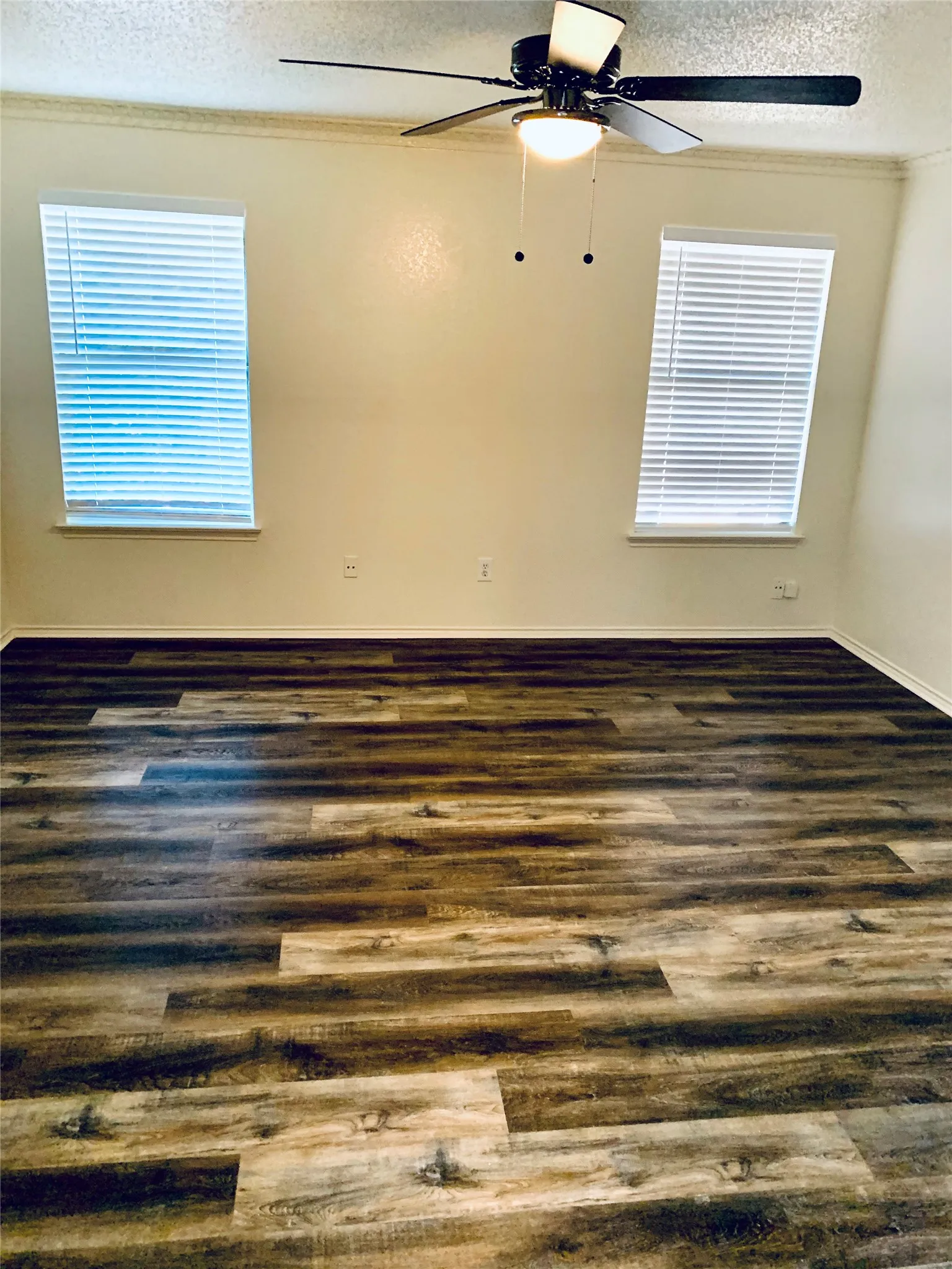 Duplex For Rent in Tarrant County , 2305 Kingsford Court, Arlington, Texas 76017, 3 Bedroom, 2 Bathroom, Garage spaces, 904 Sqft, built in 1985, mls#21385631, Real Estate Agent in Arlington, Homes For Rent in Tarrant county, Homes For Rent in Arlington, Realtor in Arlington Texas, Real Estate Brokerage Independent Realty Texas, Luminita Cordes Realtor