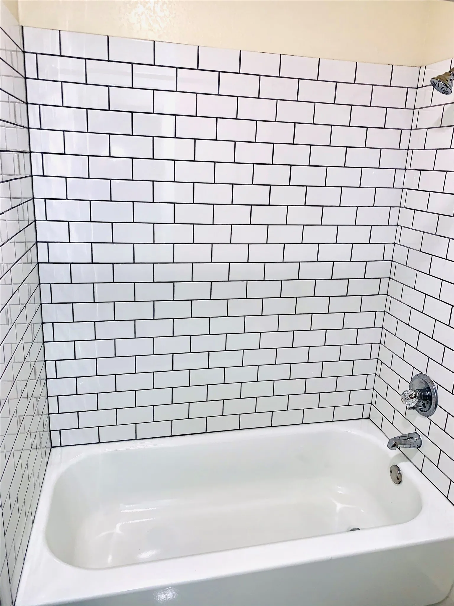 Duplex For Rent in Tarrant County , 2305 Kingsford Court, Arlington, Texas 76017, 3 Bedroom, 2 Bathroom, Garage spaces, 904 Sqft, built in 1985, mls#21385631, Real Estate Agent in Arlington, Homes For Rent in Tarrant county, Homes For Rent in Arlington, Realtor in Arlington Texas, Real Estate Brokerage Independent Realty Texas, Luminita Cordes Realtor