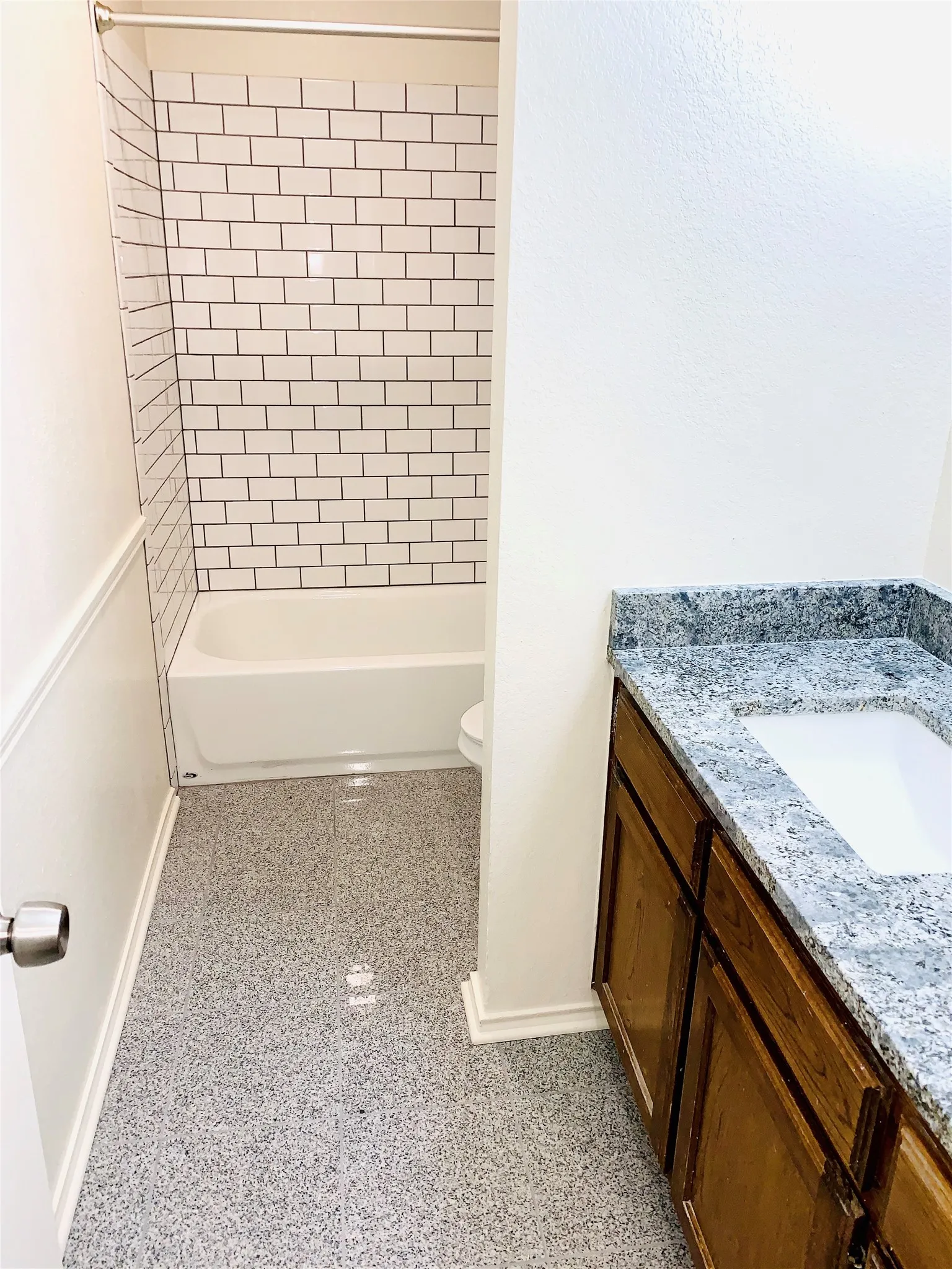 Duplex For Rent in Tarrant County , 2305 Kingsford Court, Arlington, Texas 76017, 3 Bedroom, 2 Bathroom, Garage spaces, 904 Sqft, built in 1985, mls#21385631, Real Estate Agent in Arlington, Homes For Rent in Tarrant county, Homes For Rent in Arlington, Realtor in Arlington Texas, Real Estate Brokerage Independent Realty Texas, Luminita Cordes Realtor