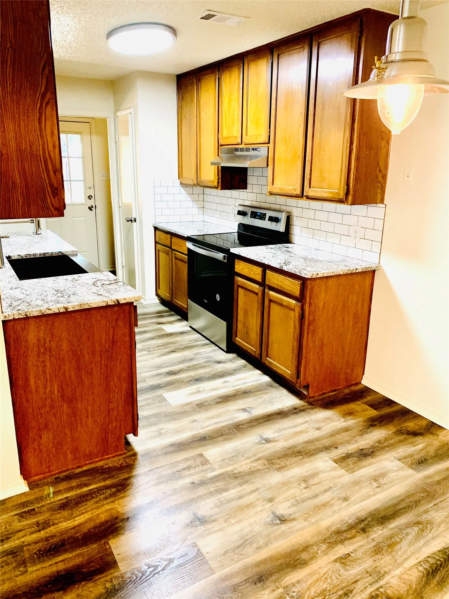 Duplex For Rent in Tarrant County , 2305 Kingsford Court, Arlington, Texas 76017, 3 Bedroom, 2 Bathroom, Garage spaces, 904 Sqft, built in 1985, mls#21385631, Real Estate Agent in Arlington, Homes For Rent in Tarrant county, Homes For Rent in Arlington, Realtor in Arlington Texas, Real Estate Brokerage Independent Realty Texas, Luminita Cordes Realtor