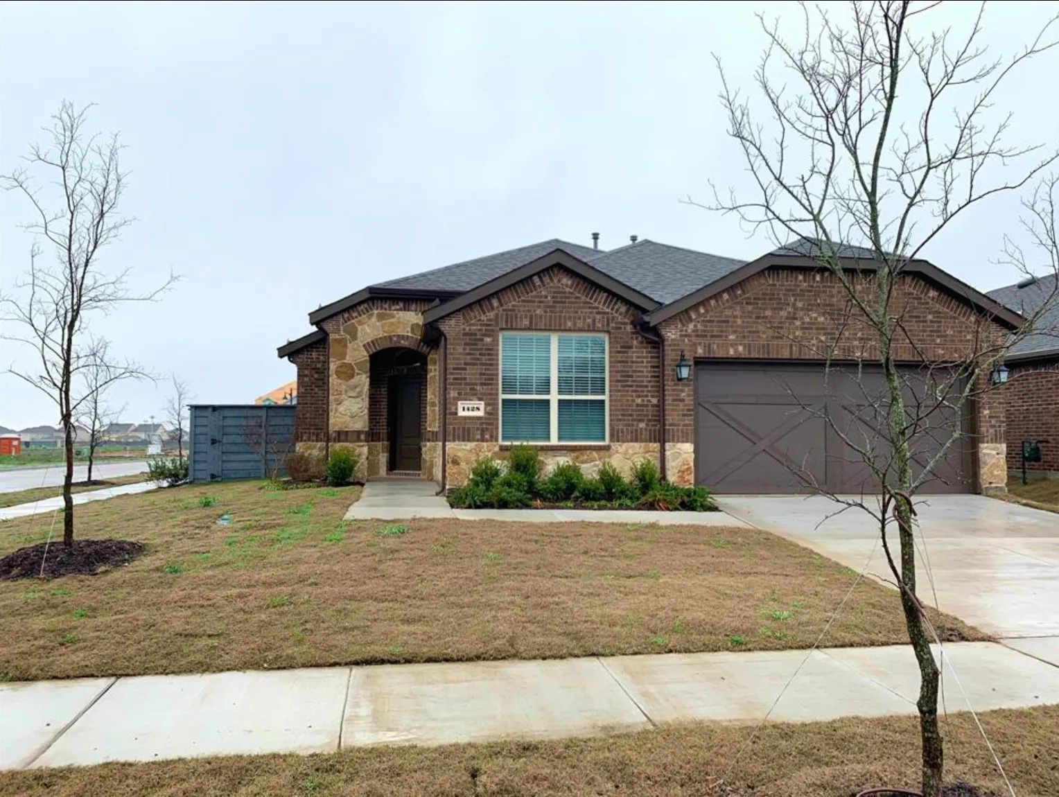 Single Family Residence For Rent in Denton County , 1428 Summit View Lane, Little Elm, Texas 76227, 5 Bedroom, 2 Bathroom, 2 Garage spaces, 2,152 Sqft, built in 2019, mls#21385768, Real Estate Agent in Little Elm, Homes For Rent in Denton county, Homes For Rent in Little Elm, Realtor in Little Elm Texas, Real Estate Brokerage Independent Realty Texas, Luminita Cordes Realtor