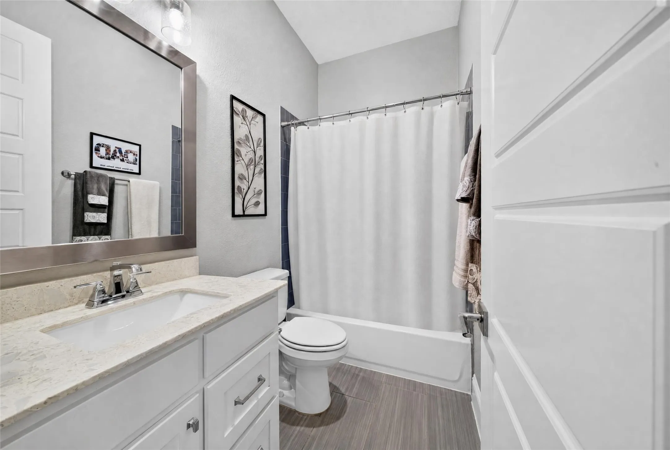 Single Family Residence For Sale in Collin County , 1590 Cottonwood Trail, Prosper, Texas 75078, 4 Bedroom, 5 Bathroom, 3 Garage spaces, 3,657 Sqft, built in 2020, mls#21375375, Real Estate Agent in Prosper, Homes For Sale in Collin county, Homes For Sale in Prosper, Realtor in Prosper Texas, Real Estate Brokerage Independent Realty Texas, Luminita Cordes Realtor