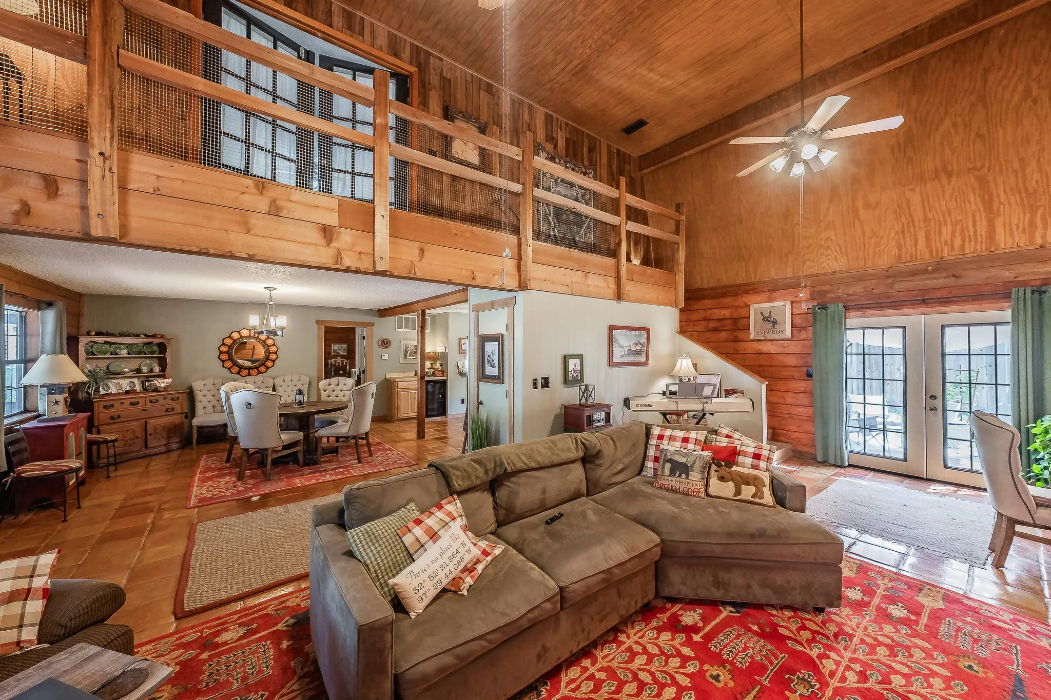 Single Family Residence For Sale in Tarrant County , 6106 Park Road, Fort Worth, Texas 76135, 2 Bedroom, 2 Bathroom, Garage spaces, 1,760 Sqft, built in 1979, mls#21380284, Real Estate Agent in Fort Worth, Homes For Sale in Tarrant county, Homes For Sale in Fort Worth, Realtor in Fort Worth Texas, Real Estate Brokerage Independent Realty Texas, Luminita Cordes Realtor