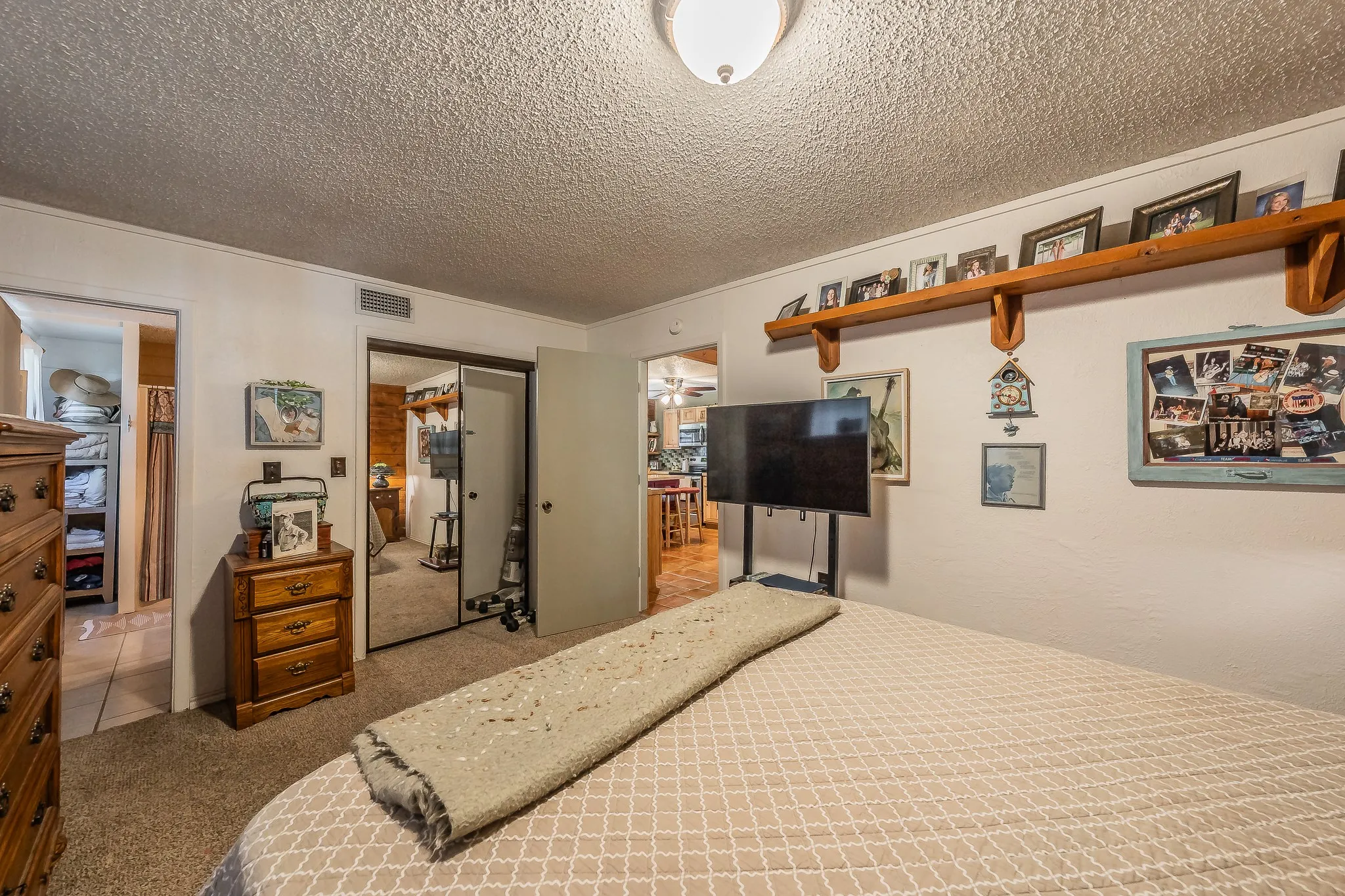 Single Family Residence For Sale in Tarrant County , 6106 Park Road, Fort Worth, Texas 76135, 2 Bedroom, 2 Bathroom, Garage spaces, 1,760 Sqft, built in 1979, mls#21380284, Real Estate Agent in Fort Worth, Homes For Sale in Tarrant county, Homes For Sale in Fort Worth, Realtor in Fort Worth Texas, Real Estate Brokerage Independent Realty Texas, Luminita Cordes Realtor