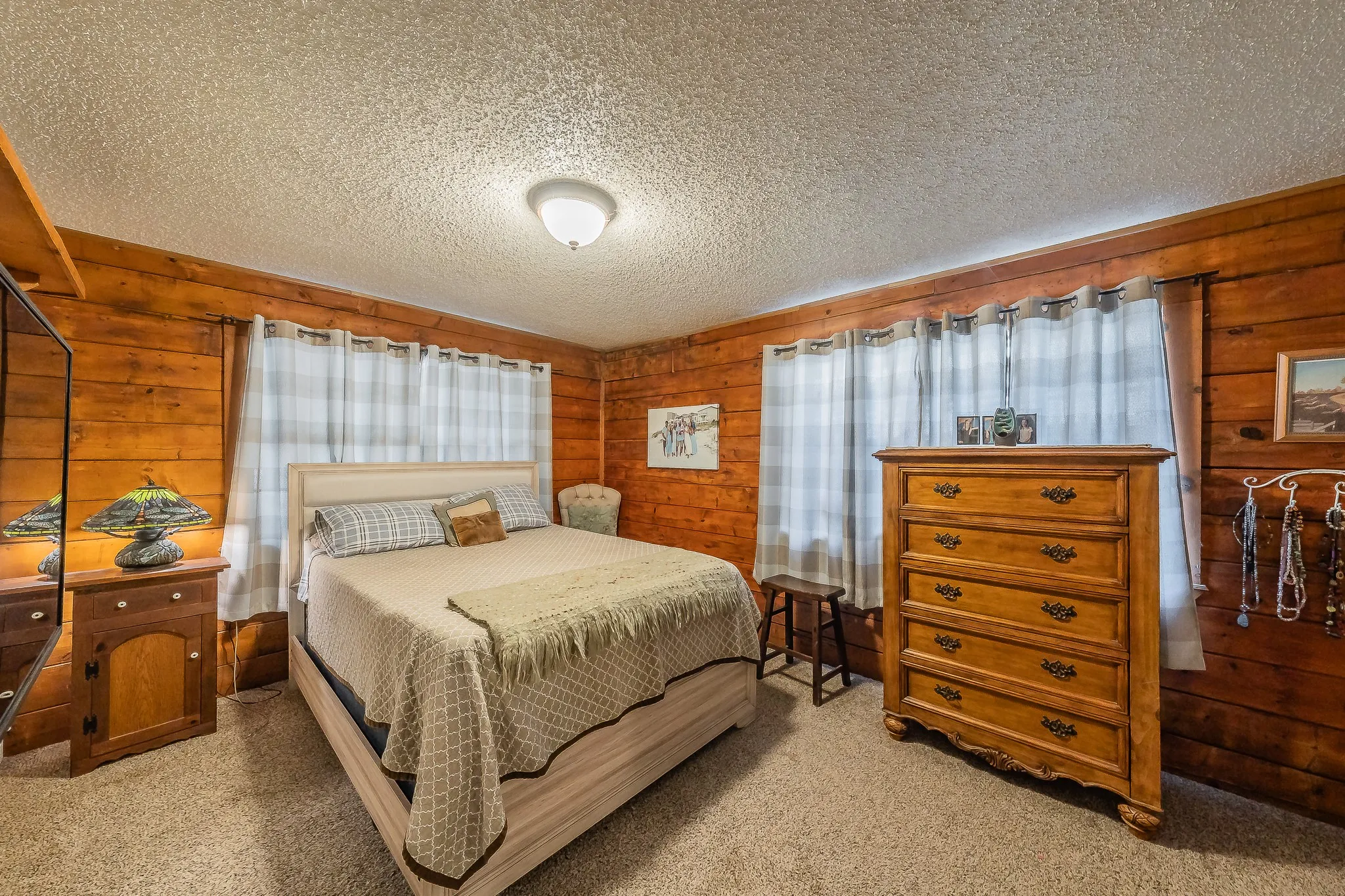 Single Family Residence For Sale in Tarrant County , 6106 Park Road, Fort Worth, Texas 76135, 2 Bedroom, 2 Bathroom, Garage spaces, 1,760 Sqft, built in 1979, mls#21380284, Real Estate Agent in Fort Worth, Homes For Sale in Tarrant county, Homes For Sale in Fort Worth, Realtor in Fort Worth Texas, Real Estate Brokerage Independent Realty Texas, Luminita Cordes Realtor