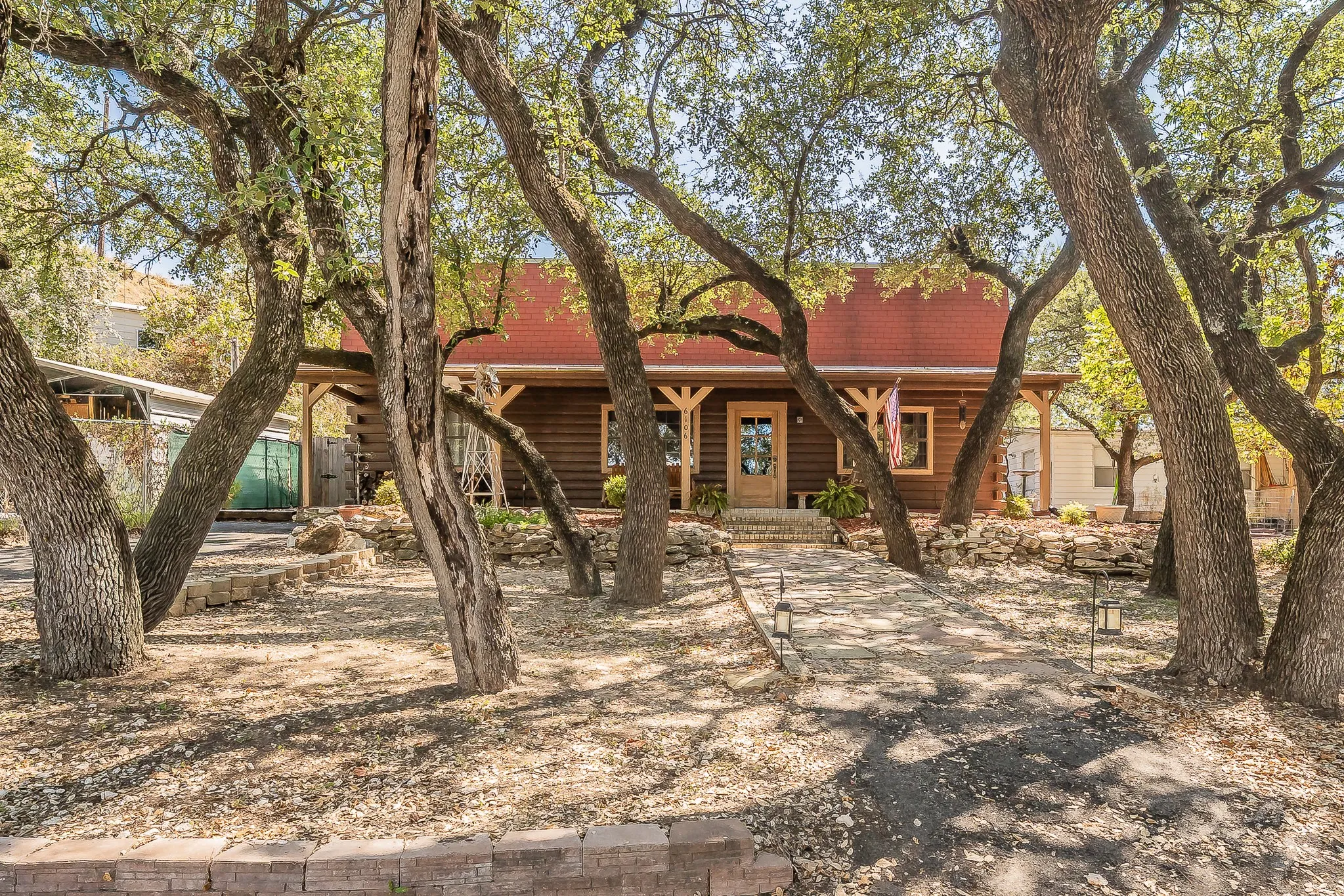 Single Family Residence For Sale in Tarrant County , 6106 Park Road, Fort Worth, Texas 76135, 2 Bedroom, 2 Bathroom, Garage spaces, 1,760 Sqft, built in 1979, mls#21380284, Real Estate Agent in Fort Worth, Homes For Sale in Tarrant county, Homes For Sale in Fort Worth, Realtor in Fort Worth Texas, Real Estate Brokerage Independent Realty Texas, Luminita Cordes Realtor
