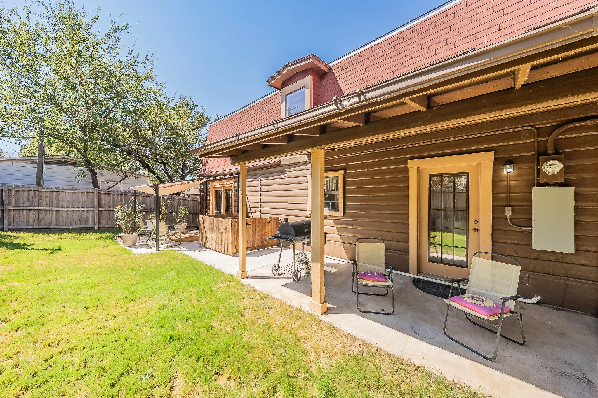 Single Family Residence For Sale in Tarrant County , 6106 Park Road, Fort Worth, Texas 76135, 2 Bedroom, 2 Bathroom, Garage spaces, 1,760 Sqft, built in 1979, mls#21380284, Real Estate Agent in Fort Worth, Homes For Sale in Tarrant county, Homes For Sale in Fort Worth, Realtor in Fort Worth Texas, Real Estate Brokerage Independent Realty Texas, Luminita Cordes Realtor