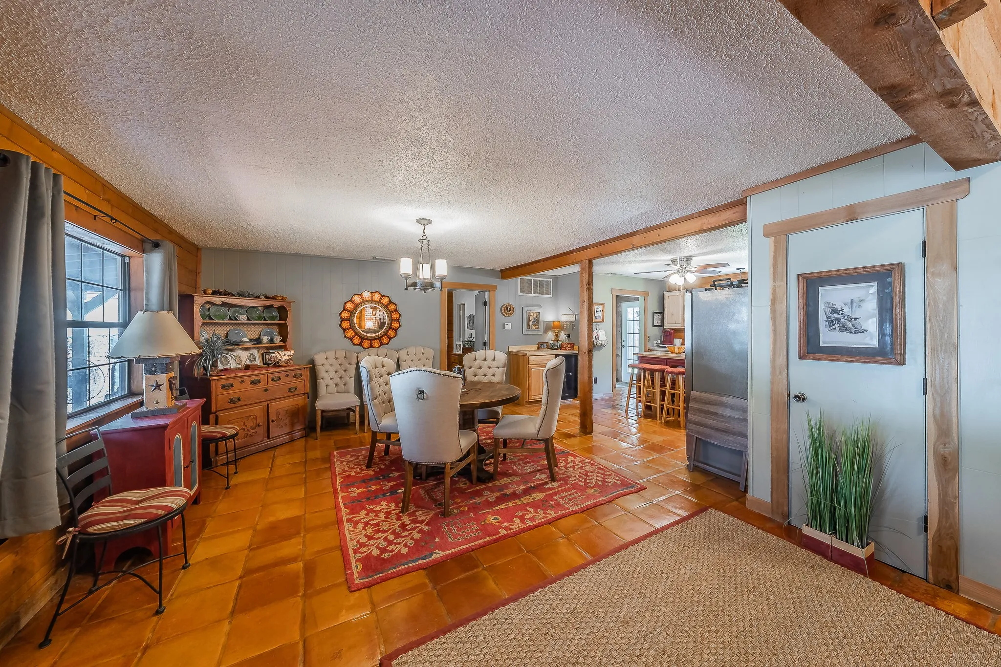 Single Family Residence For Sale in Tarrant County , 6106 Park Road, Fort Worth, Texas 76135, 2 Bedroom, 2 Bathroom, Garage spaces, 1,760 Sqft, built in 1979, mls#21380284, Real Estate Agent in Fort Worth, Homes For Sale in Tarrant county, Homes For Sale in Fort Worth, Realtor in Fort Worth Texas, Real Estate Brokerage Independent Realty Texas, Luminita Cordes Realtor