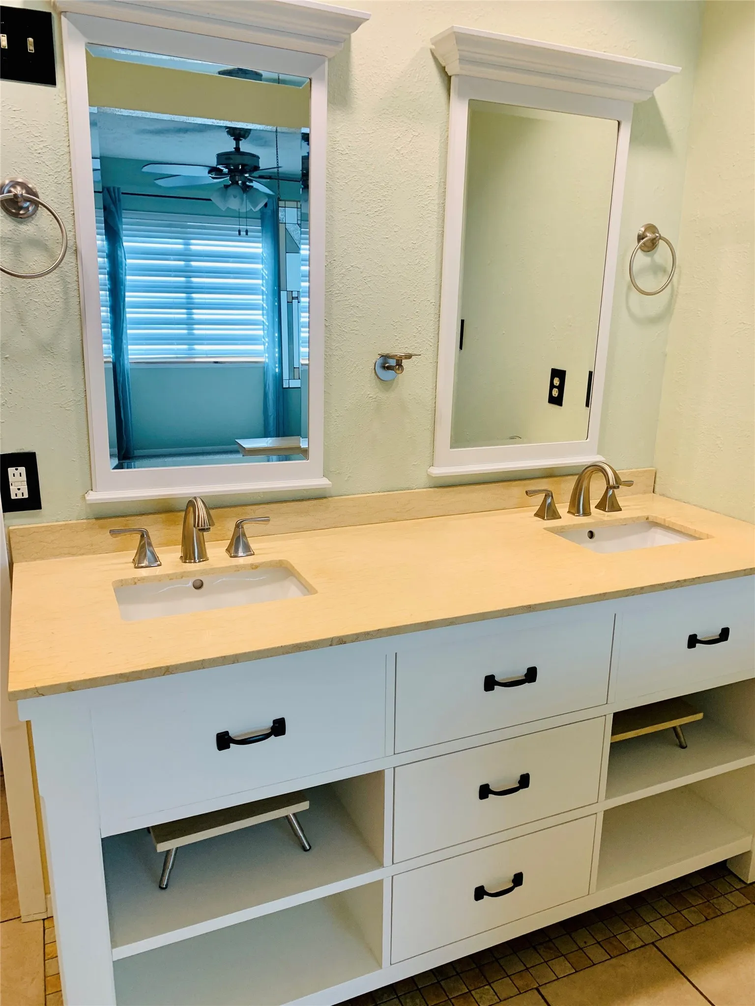 Single Family Residence For Rent in Collin County , 428 Timberbend Trail, Allen, Texas 75002, 3 Bedroom, 2 Bathroom, 2 Garage spaces, 1,416 Sqft, built in 1981, mls#21384127, Real Estate Agent in Allen, Homes For Rent in Collin county, Homes For Rent in Allen, Realtor in Allen Texas, Real Estate Brokerage Independent Realty Texas, Luminita Cordes Realtor